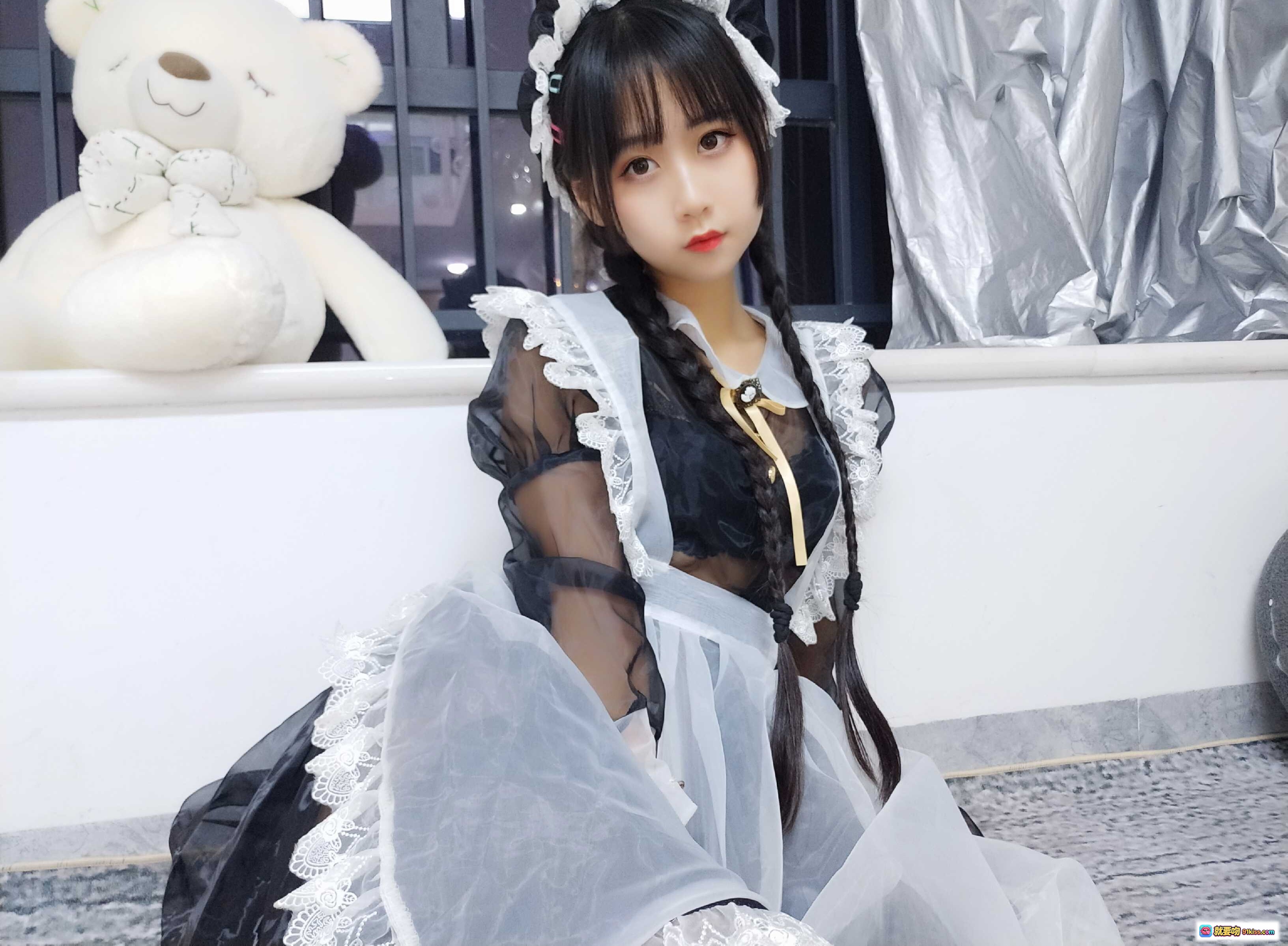 图片[4] - 萌芽儿o0 NO.004 透明女仆装自拍写真 26P高清美图 黑白蕾丝洛丽塔风格 双马尾少女萌系穿搭 室内夜景窗边拍摄 - 就要吻