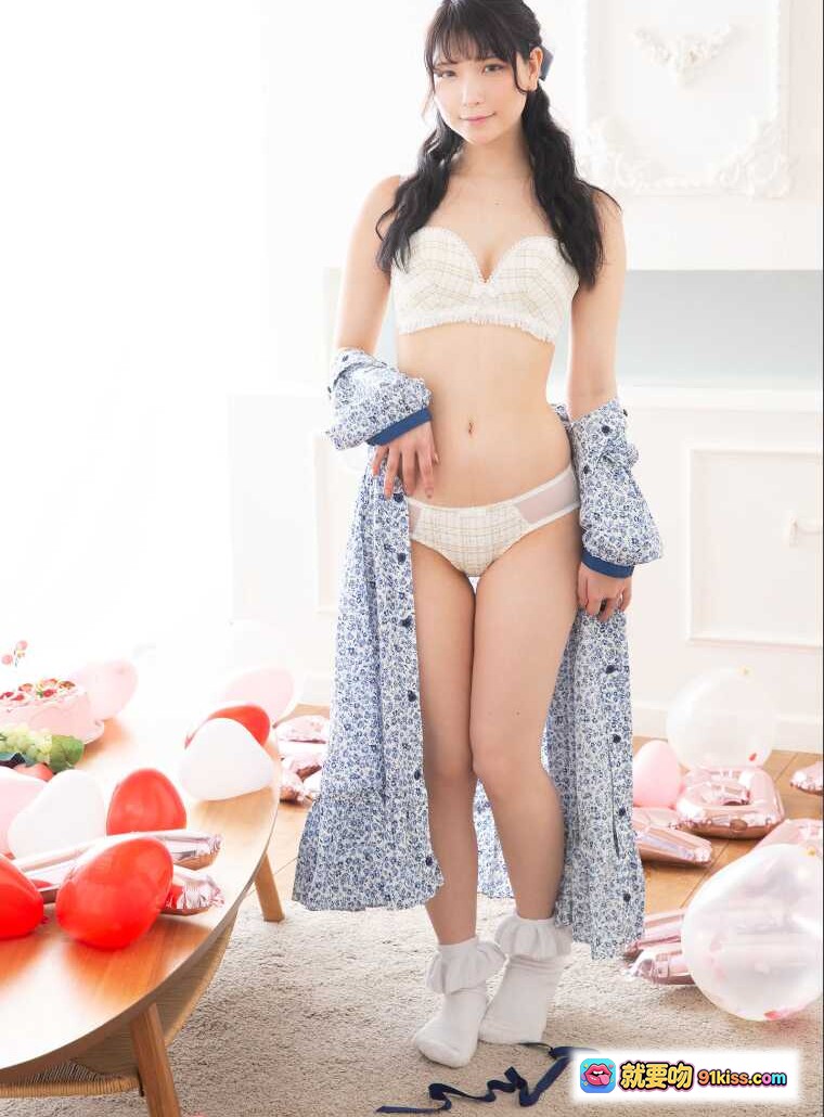 图片[6] - あまつ様フェチグラビア「昼夢のフェティッシュ」美麗版32P｜黒トップス×ピンクファー靴下座りポーズ｜セクシー＆清楚系アイドル写真集 - 就要吻