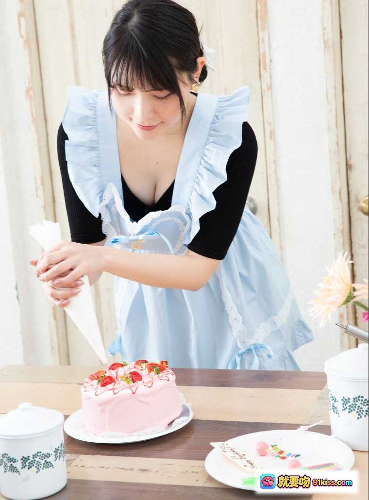 图片[10] - あまつ様フェチグラビア「昼夢のフェティッシュ」美麗版32P｜黒トップス×ピンクファー靴下座りポーズ｜セクシー＆清楚系アイドル写真集 - 就要吻