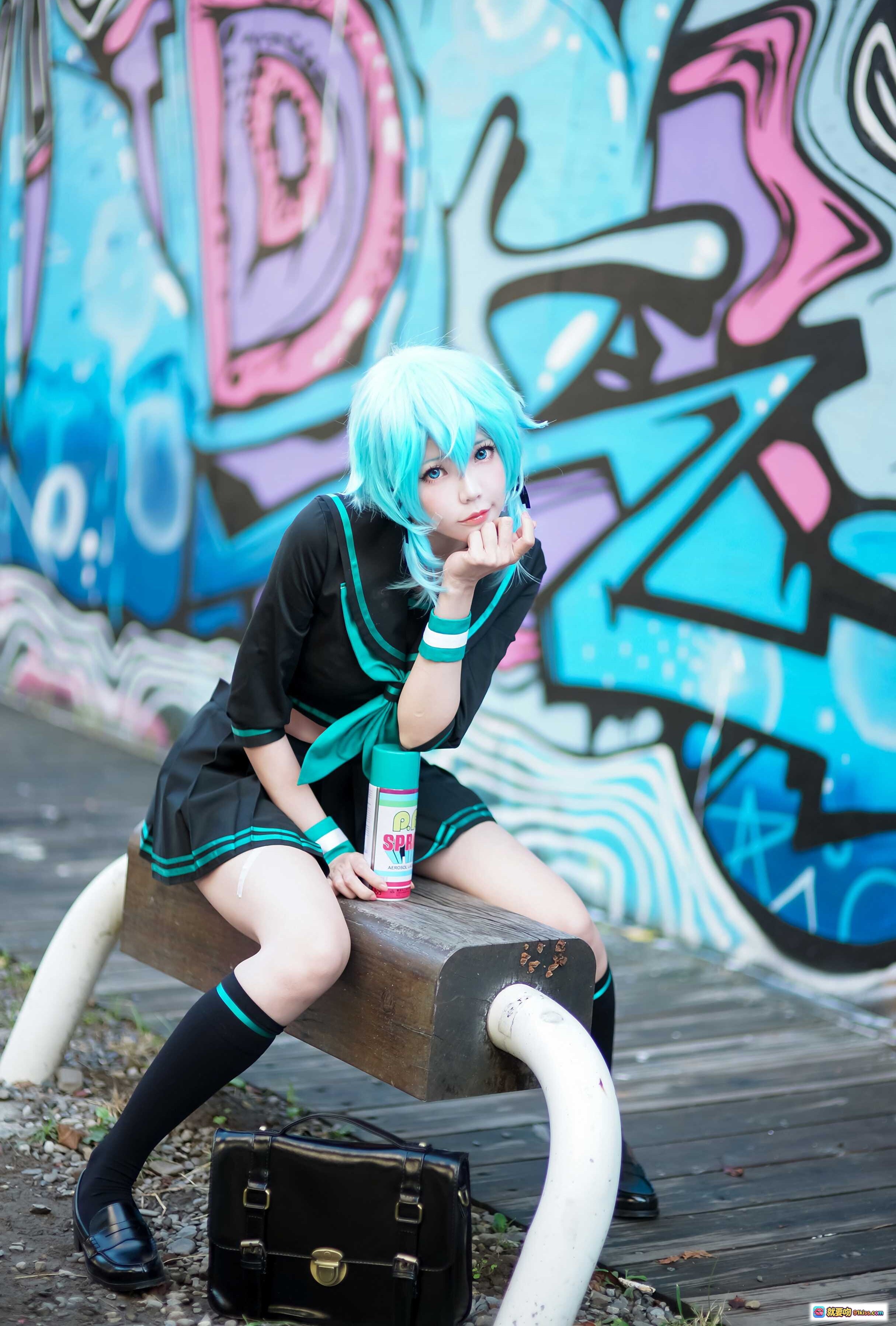 图片[3] - ElyEE子NO.024蓝发少女cosplay黑绿水手服造型清新甜美双臂交叉姿势写真 - 就要吻