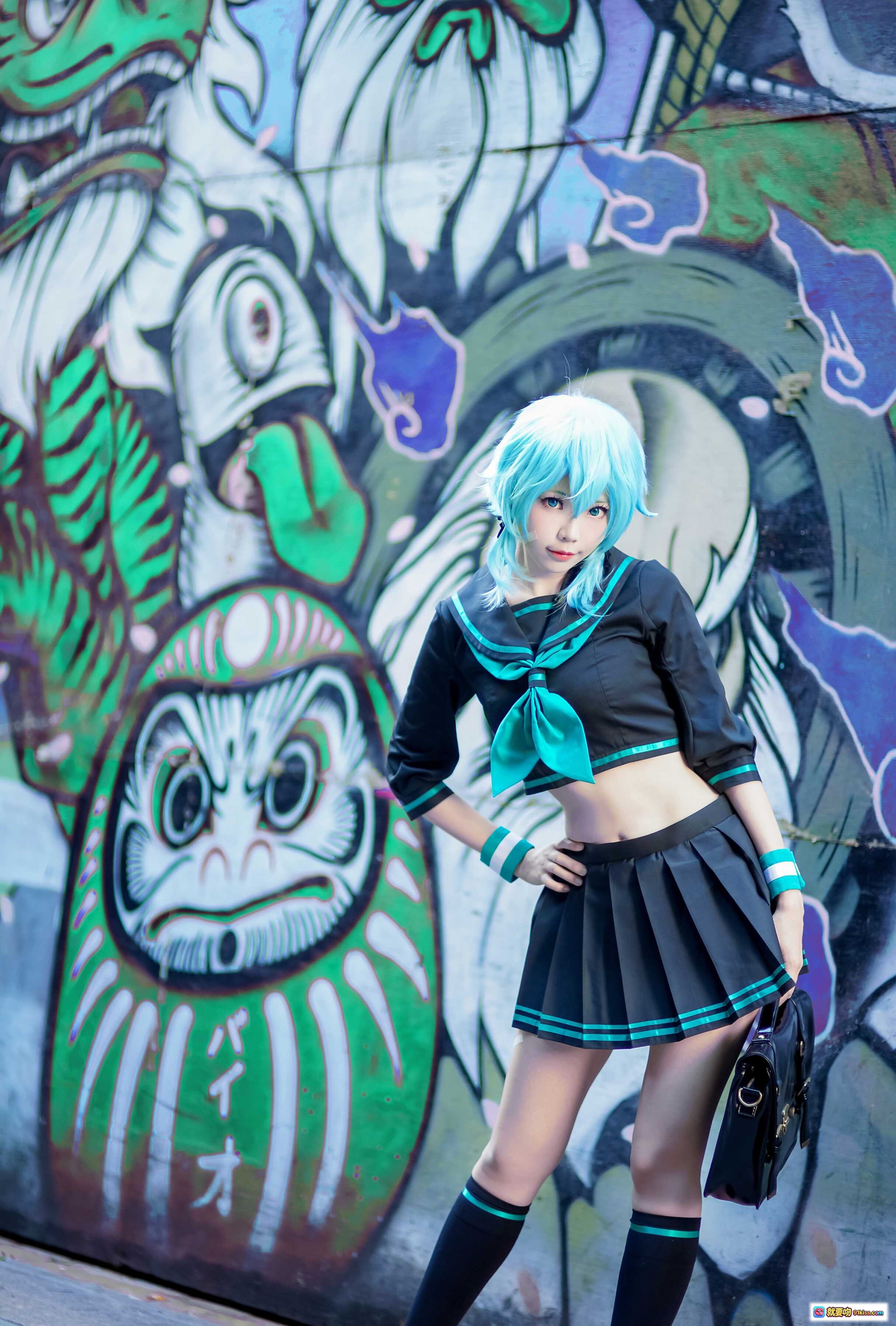 图片[7] - ElyEE子NO.024蓝发少女cosplay黑绿水手服造型清新甜美双臂交叉姿势写真 - 就要吻