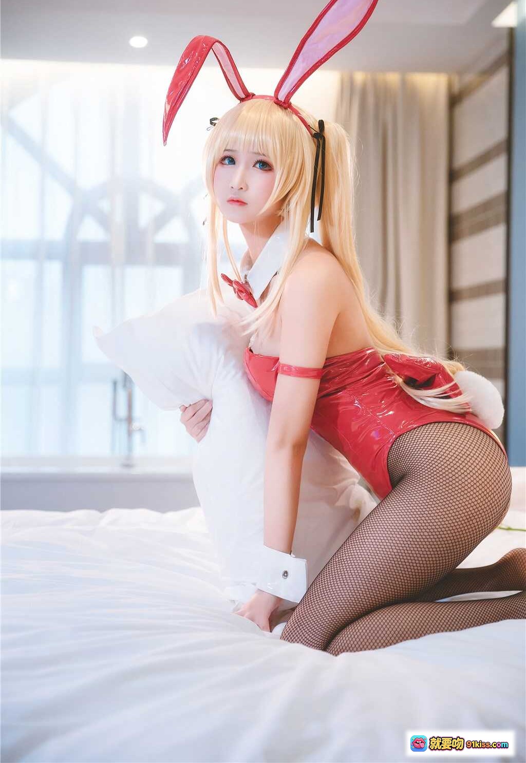 图片[6] - 三度_69 NO.037 兔女郎Cosplay写真｜金发双马尾+红兔耳+白袖扣+性感红裙｜40P高清美图 - 就要吻