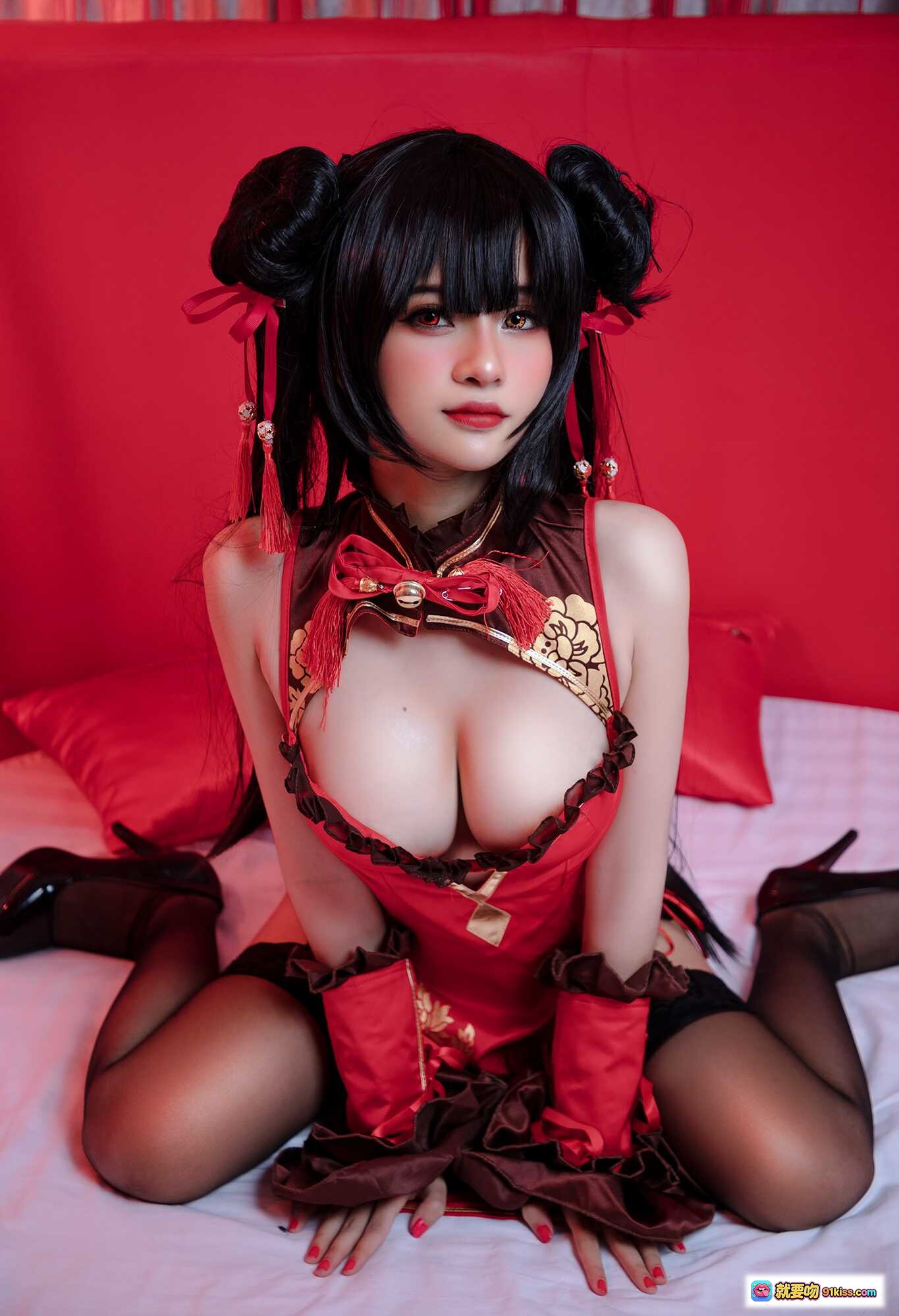 图片[7] - Azami NO.041 狂三旗袍Cosplay写真 | 红色性感旗袍+双马尾+黑丝高跟 | 14P高清美图 - 就要吻