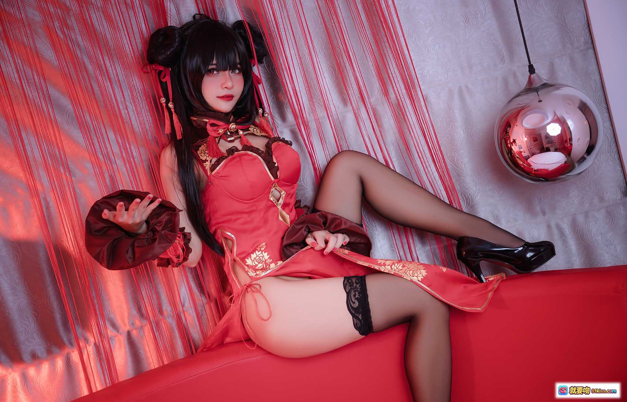 图片[9] - Azami NO.041 狂三旗袍Cosplay写真 | 红色性感旗袍+双马尾+黑丝高跟 | 14P高清美图 - 就要吻