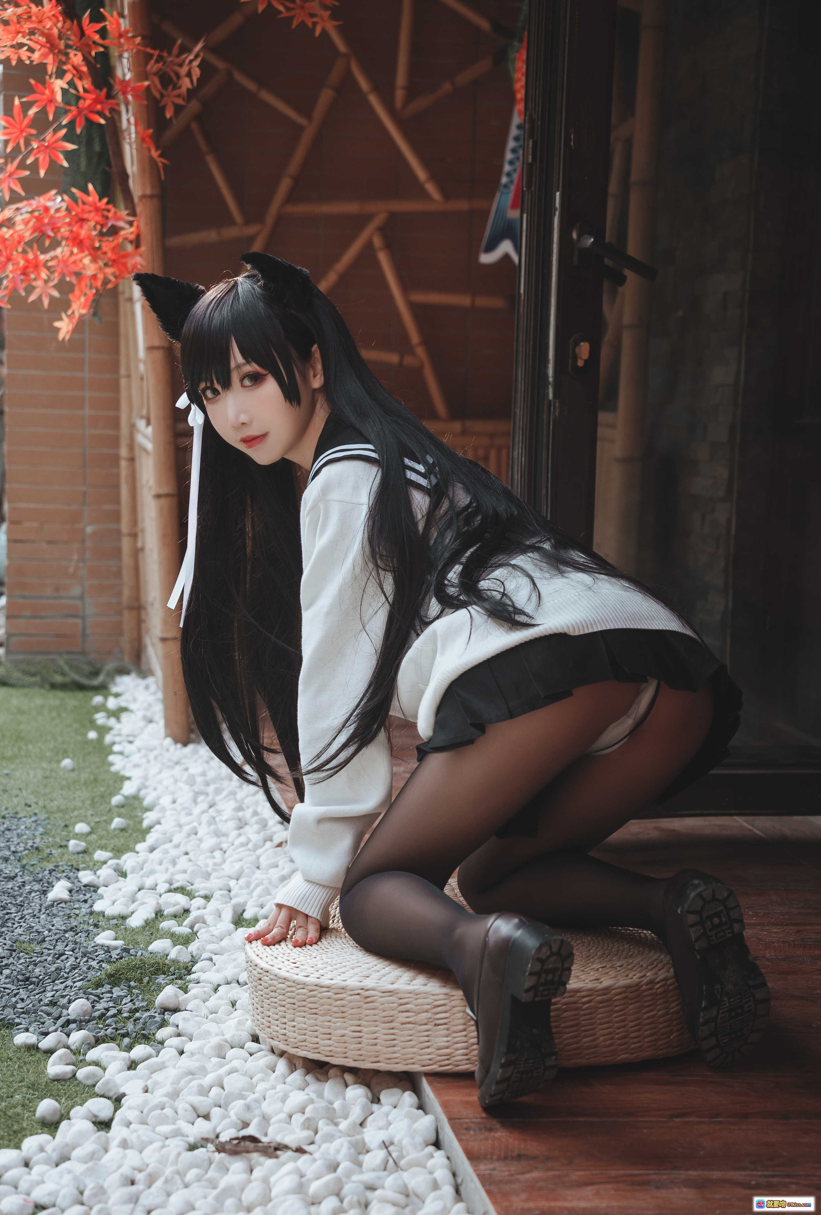 图片[5] - 面饼仙儿NO.106爱宕JK2写真集｜白色蕾丝内衣+宽松卫衣+黑丝美腿｜室内窗边自然光拍摄｜47P高清图集 - 就要吻