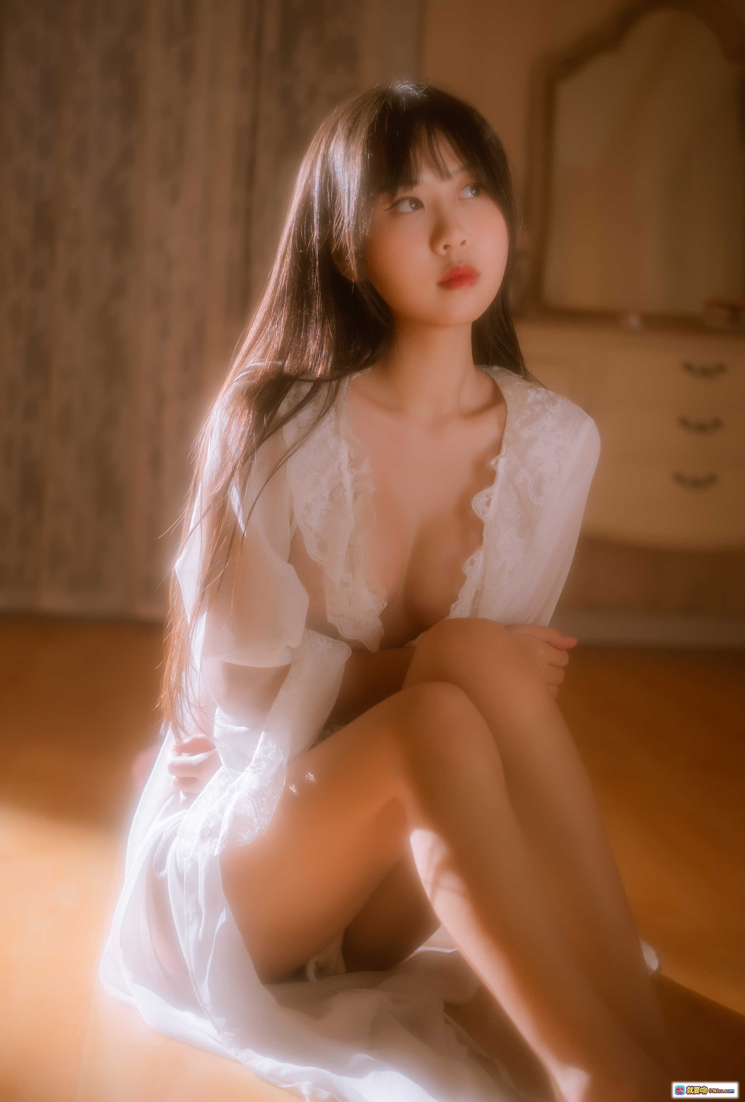 图片[7] - 萌芽儿o0 NO.014 金色套装写真 70P高清美图 女神私房玫瑰花艺术摄影 优雅性感氛围感大片 - 就要吻