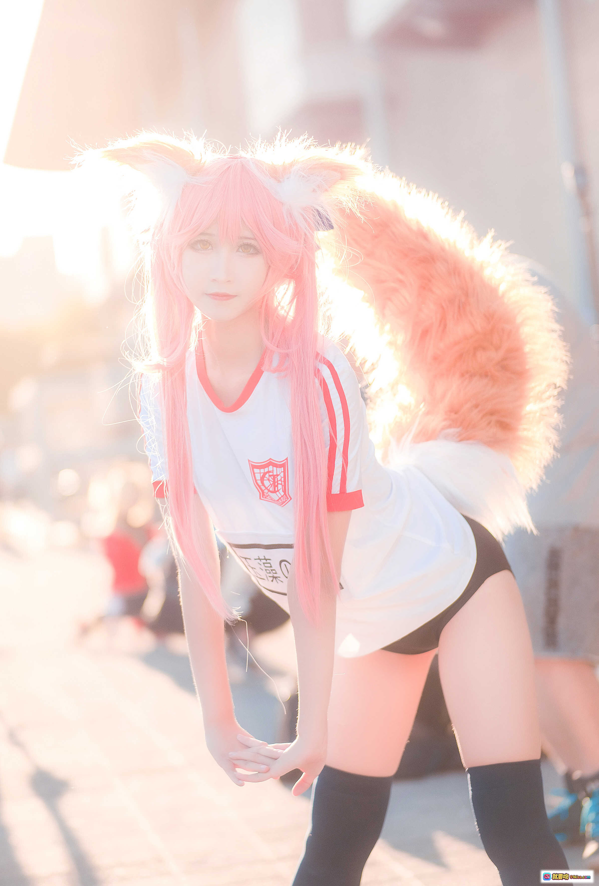 玉藻前cosplay粉发狐耳狐尾阳光逆光写真 三度_69 NO.018 9P高清美图 - 就要吻