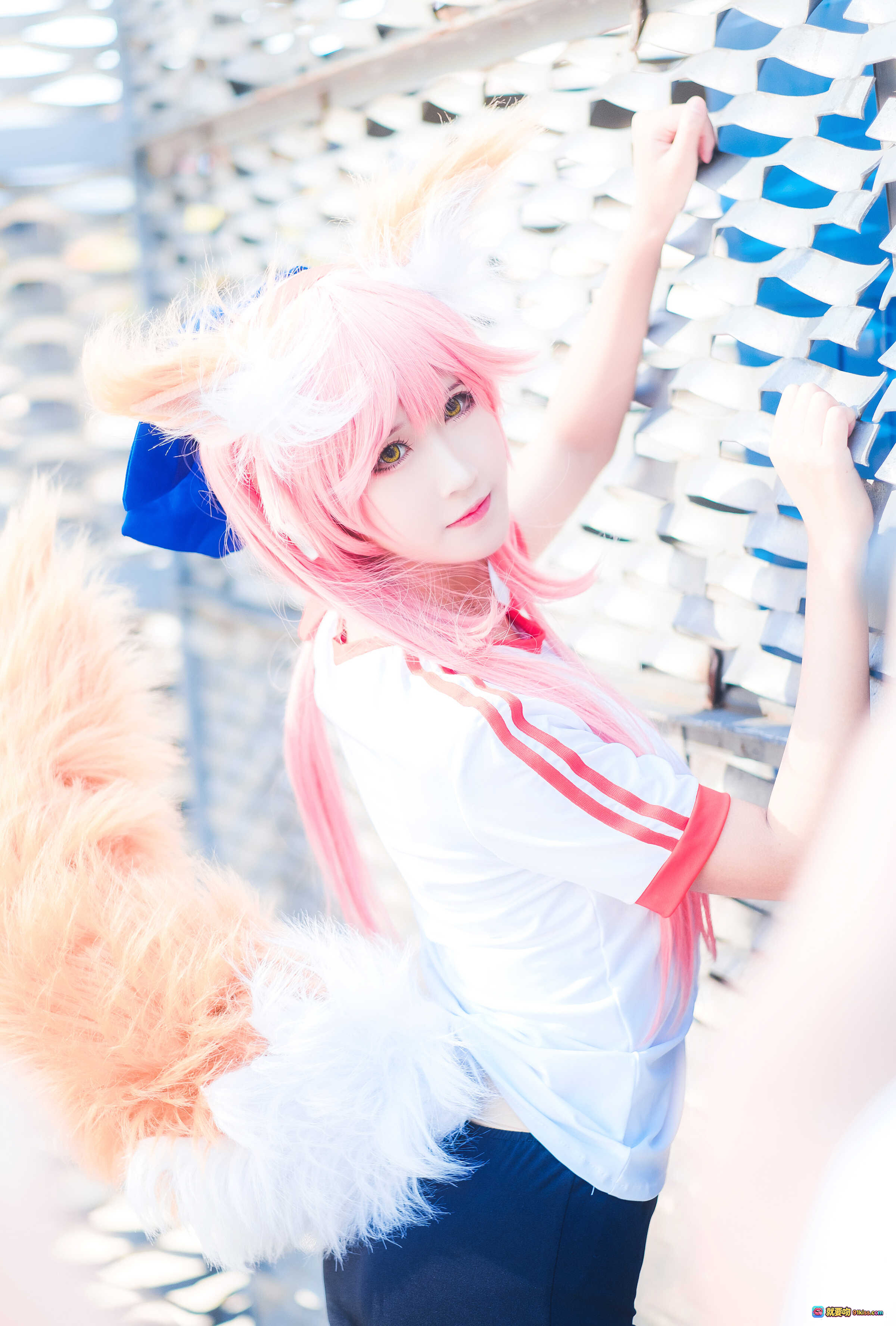图片[2] - 玉藻前cosplay粉发狐耳狐尾阳光逆光写真 三度_69 NO.018 9P高清美图 - 就要吻