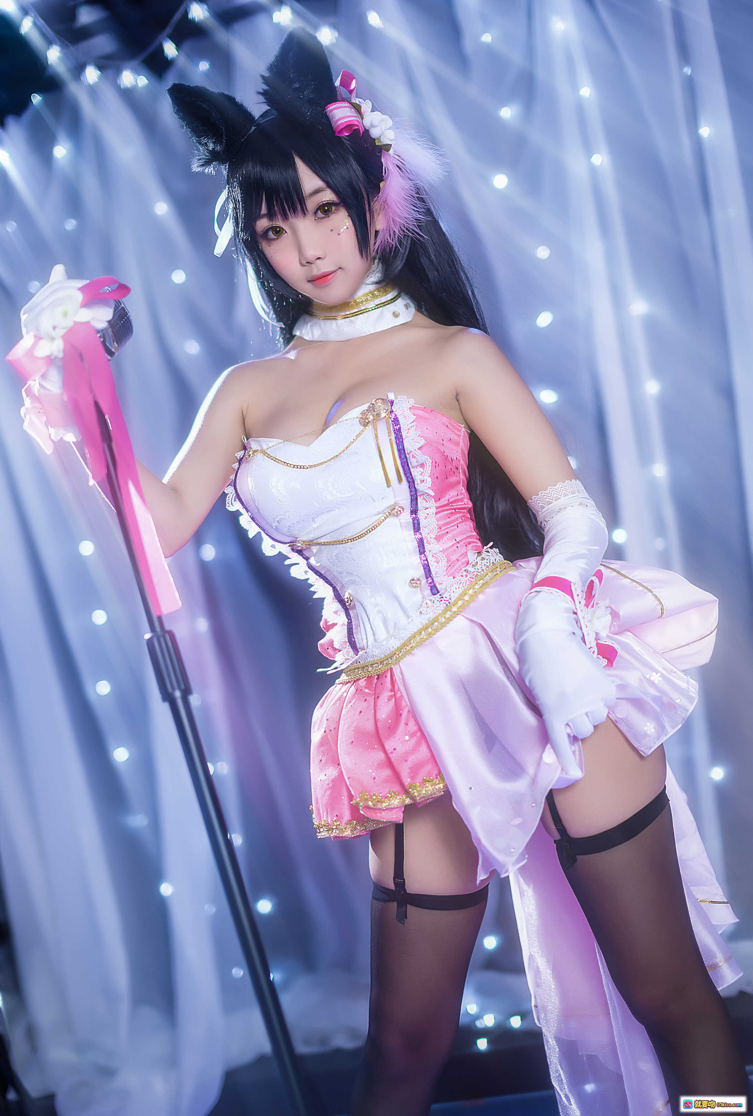 图片[3] - 鬼畜瑶NO.014大狗打歌服cosplay写真｜粉色舞台装+黑丝美腿+高跟鞋+木椅摆拍｜13P高清图集 - 就要吻