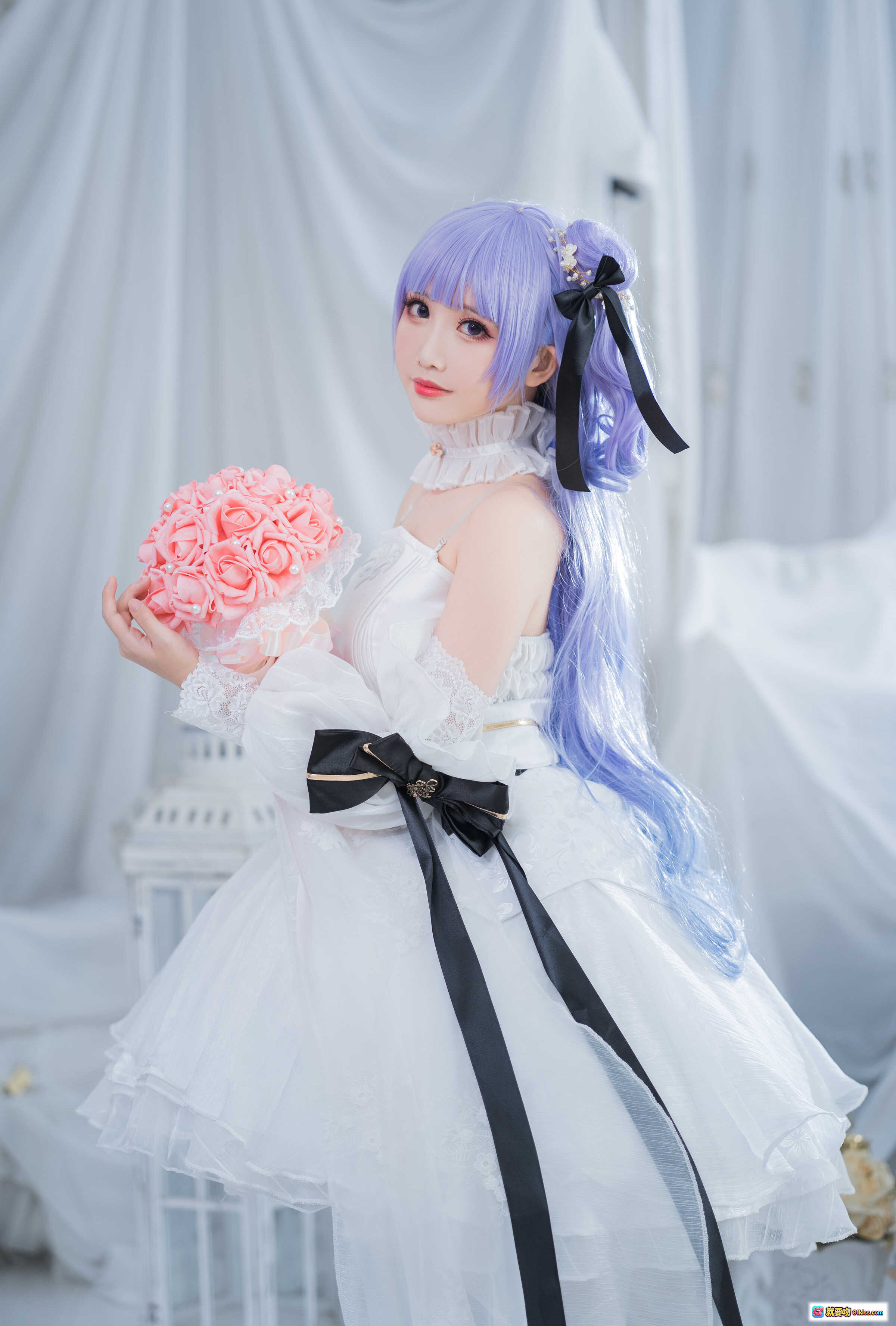 图片[9] - 面饼仙儿NO.087独角兽婚纱Cosplay写真 白色梦幻礼服 紫发少女 优雅坐姿 天使雕像花篮装饰 摄影棚唯美布景 - 就要吻