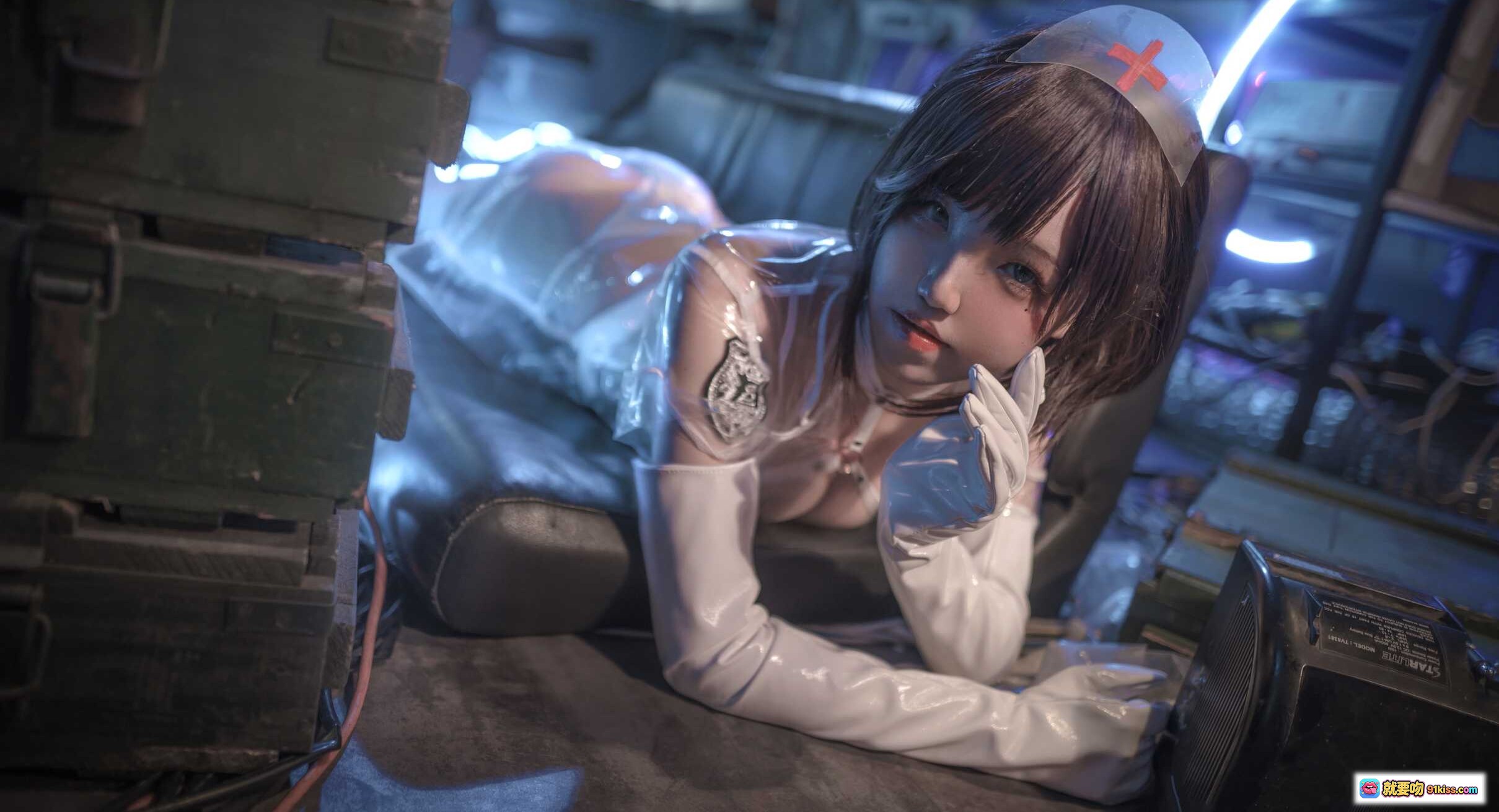 图片[9] - 阿薰kaOri NO.003 黑暗王朝 25P 83MB 未来科幻风 白色紧身衣 高跟长靴 赛博朋克场景 霓虹灯光 暗黑氛围 美女背影 机甲元素 电子设备环绕 - 就要吻