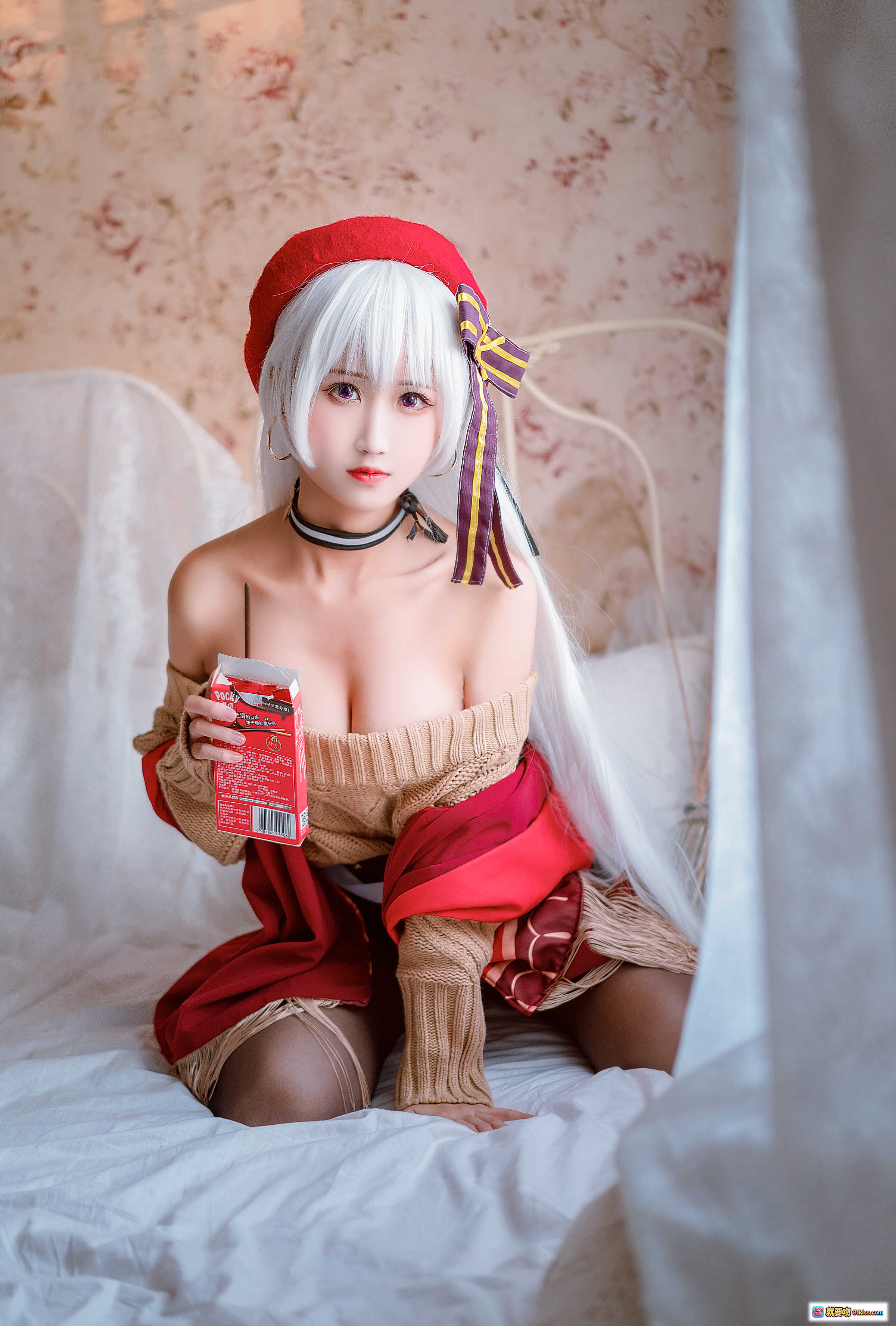 图片[8] - 三度_69 NO.002 贝法 Cosplay 美少女 白发红帽 毛衣露肩 优雅室内写真 19P高清图集 - 就要吻