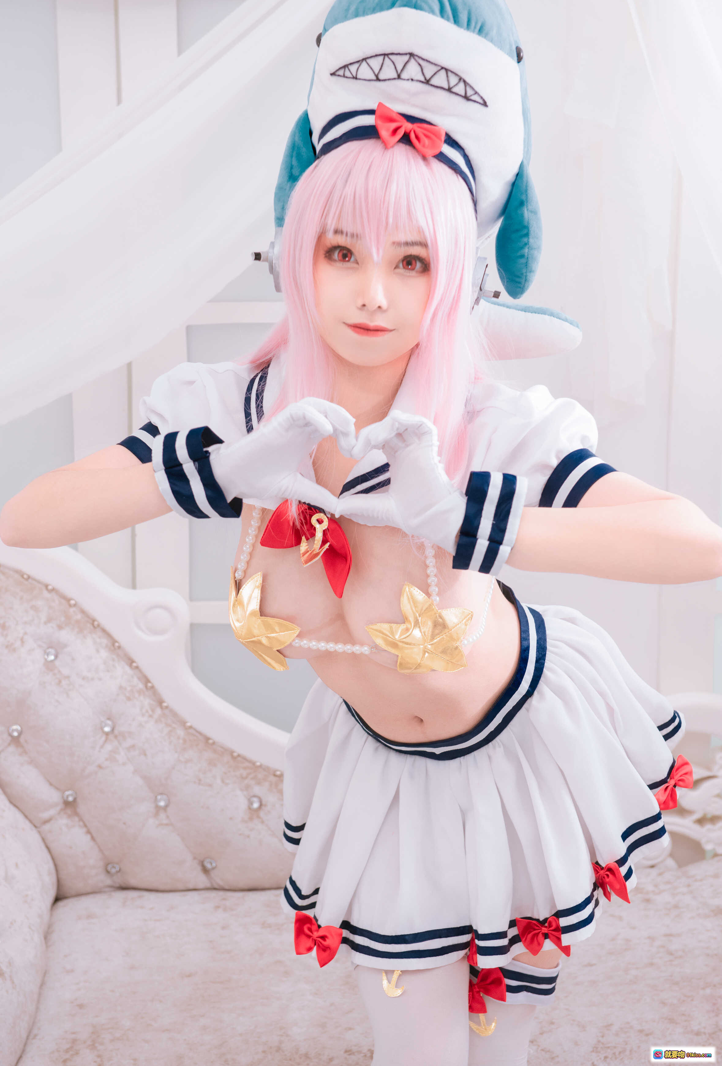 蜜汁猫裘索尼子双鱼座cosplay 粉发鲨鱼帽水手服比心造型 12P高清写真集 - 就要吻