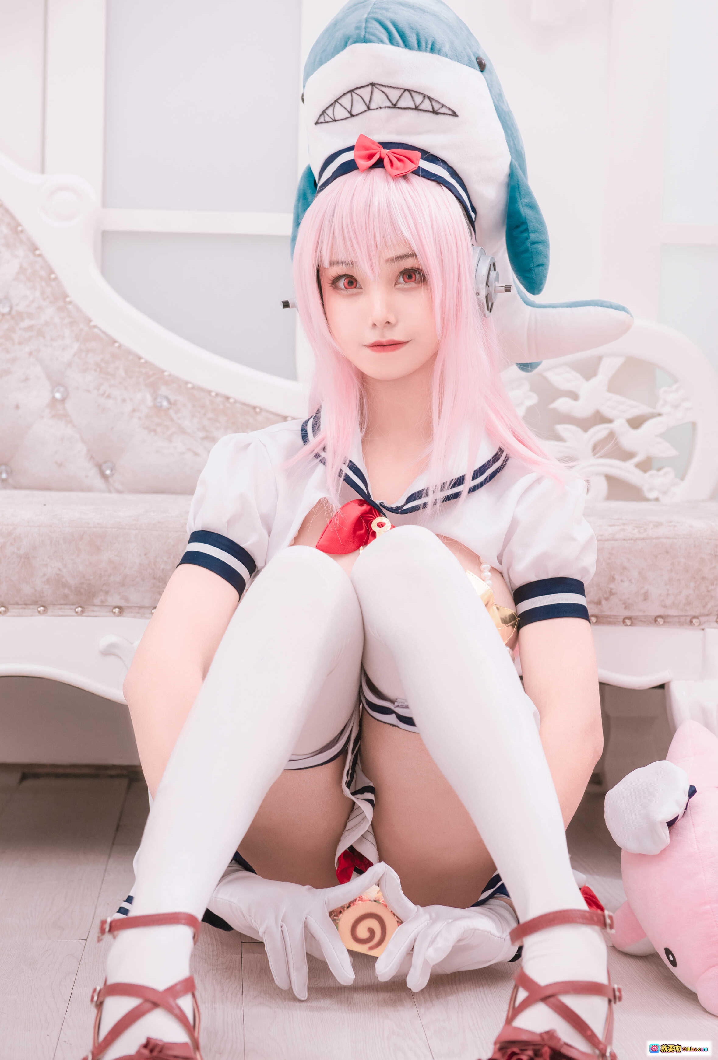 图片[2] - 蜜汁猫裘索尼子双鱼座cosplay 粉发鲨鱼帽水手服比心造型 12P高清写真集 - 就要吻