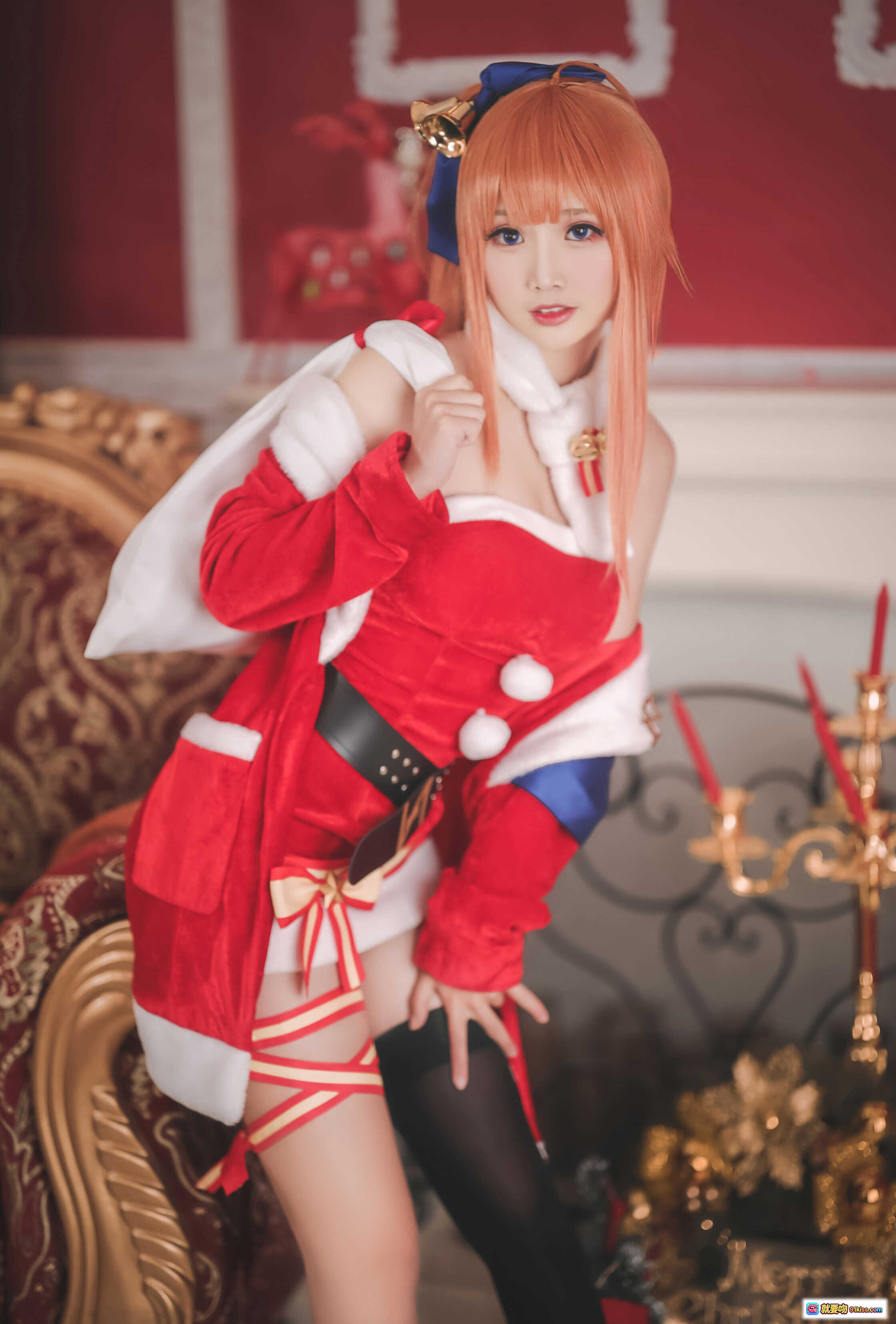 面饼仙儿NO.047 FAL圣诞Cosplay写真 | 红色绒面圣诞装+黑丝美腿+华丽宫廷背景 | 19P高清图集 - 就要吻