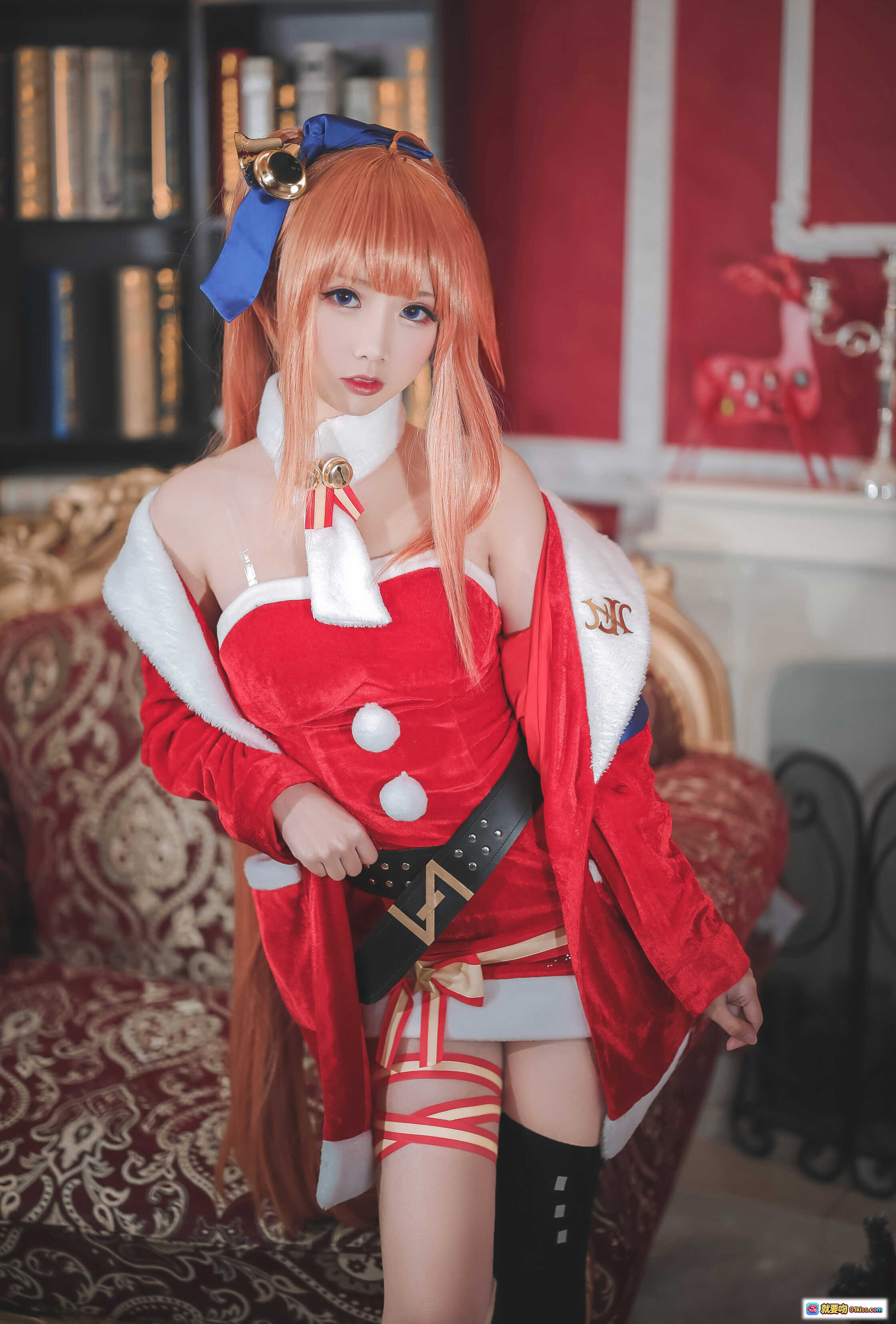 图片[6] - 面饼仙儿NO.047 FAL圣诞Cosplay写真 | 红色绒面圣诞装+黑丝美腿+华丽宫廷背景 | 19P高清图集 - 就要吻