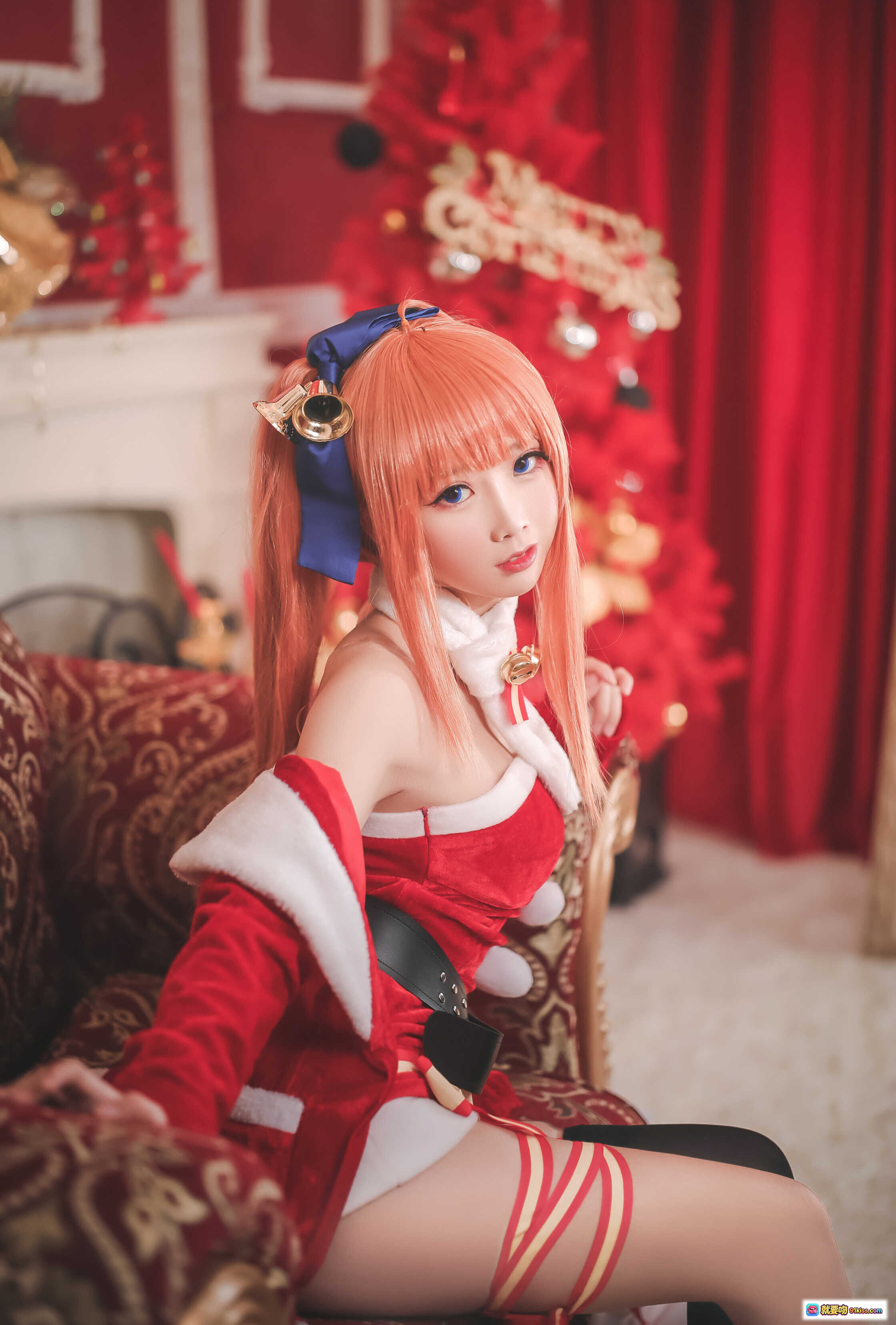 图片[5] - 面饼仙儿NO.047 FAL圣诞Cosplay写真 | 红色绒面圣诞装+黑丝美腿+华丽宫廷背景 | 19P高清图集 - 就要吻