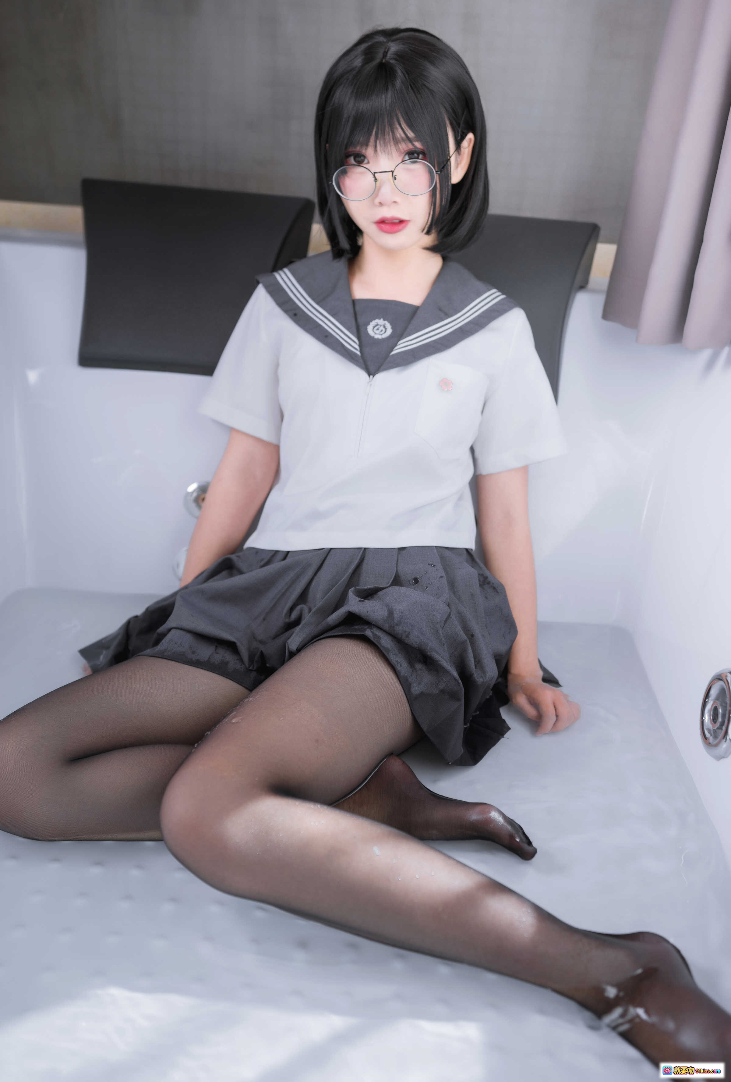 图片[3] - 面饼仙儿NO.016脑内少女黑丝JK制服写真 25P高清美图 学院风眼镜少女浴室私拍 - 就要吻