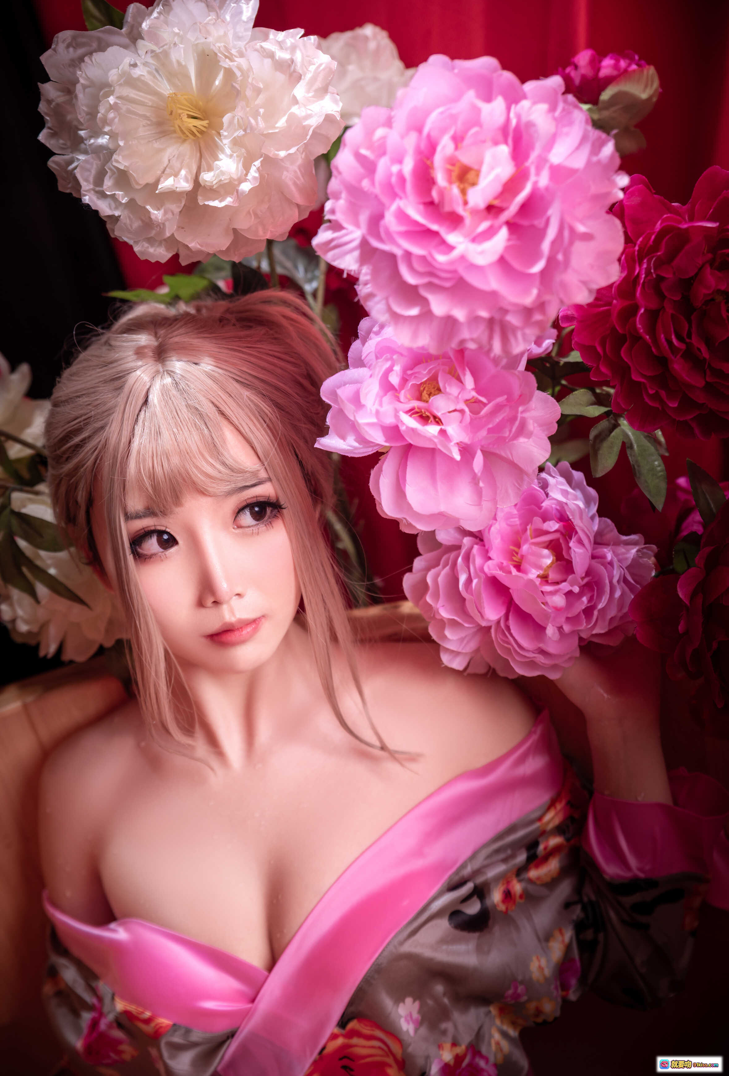 图片[2] - 面饼仙儿NO.029出水芙蓉写真集｜粉色丝带蝴蝶结+花卉浴袍+透明丝袜美腿+湿身诱惑+私房摄影18P - 就要吻