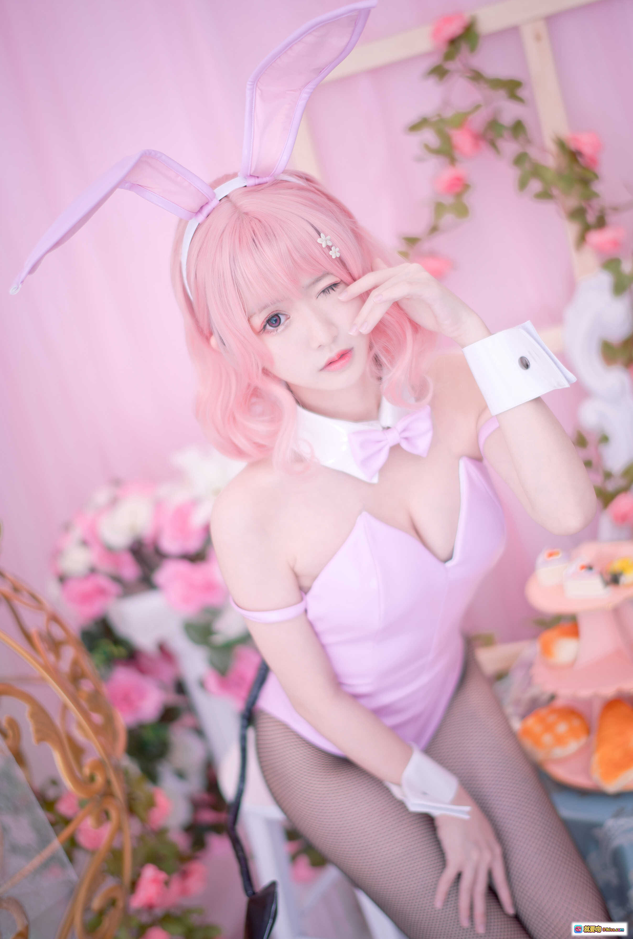 图片[5] - 鳗鱼霏儿NO.087粉色兔女郎写真｜黑丝美腿高跟鞋｜玫瑰花环甜酷风｜少女系梦幻布景｜14P高清图集 - 就要吻