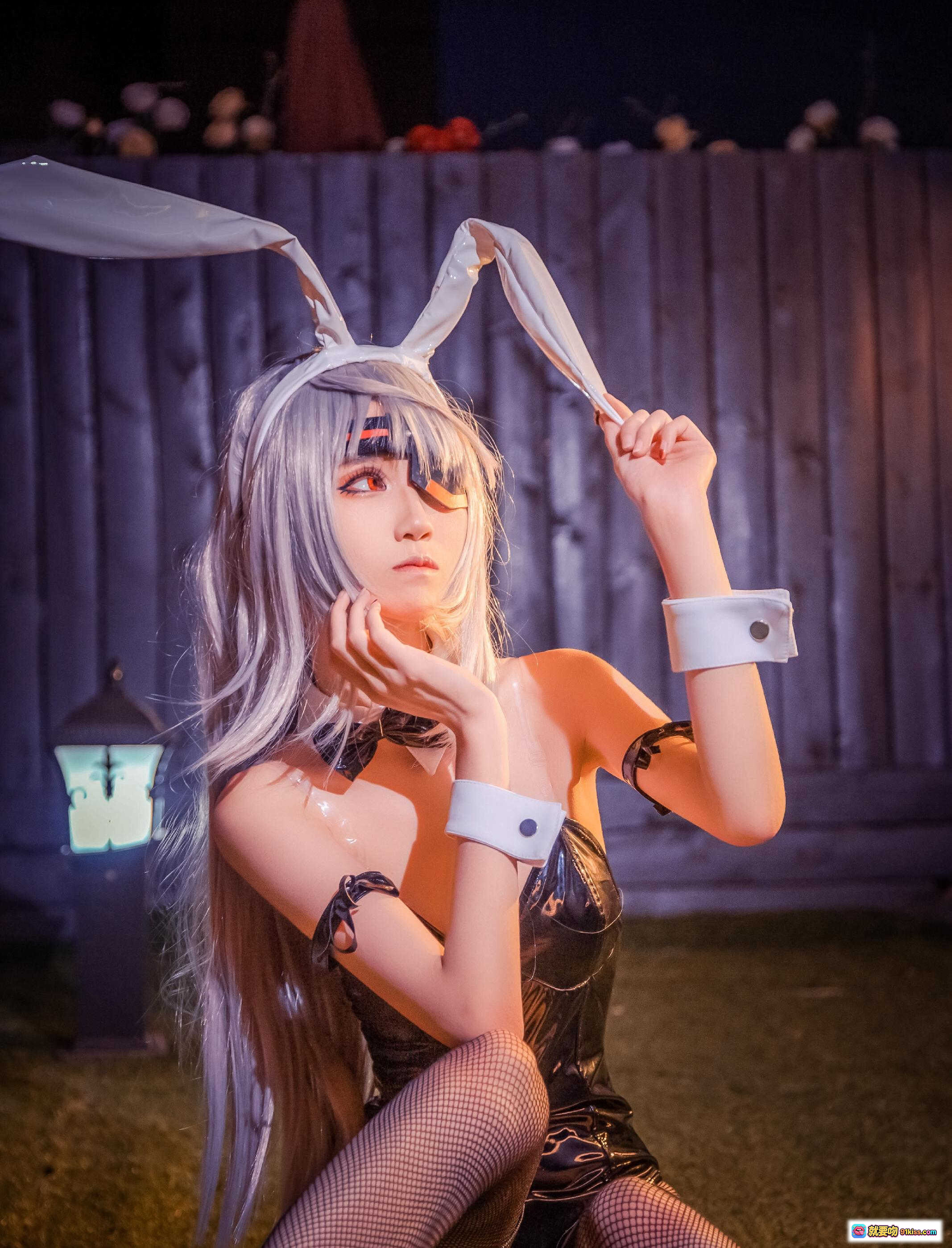 图片[4] - 妖君白研COS拉芙拉·布迪威伊｜IS无限期斯特拉托斯兔耳银发眼罩女仆装Cosplay写真 - 就要吻