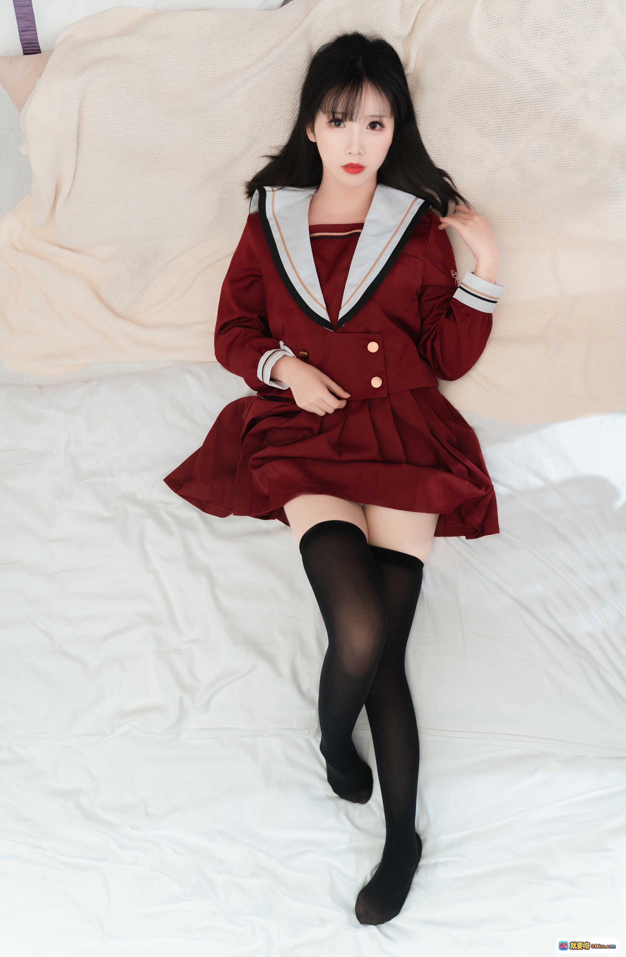 图片[2] - 面饼仙儿NO.081红色JK制服写真 16P高清图 黑丝美臀爱心内裤 白床纯欲风少女摄影 - 就要吻