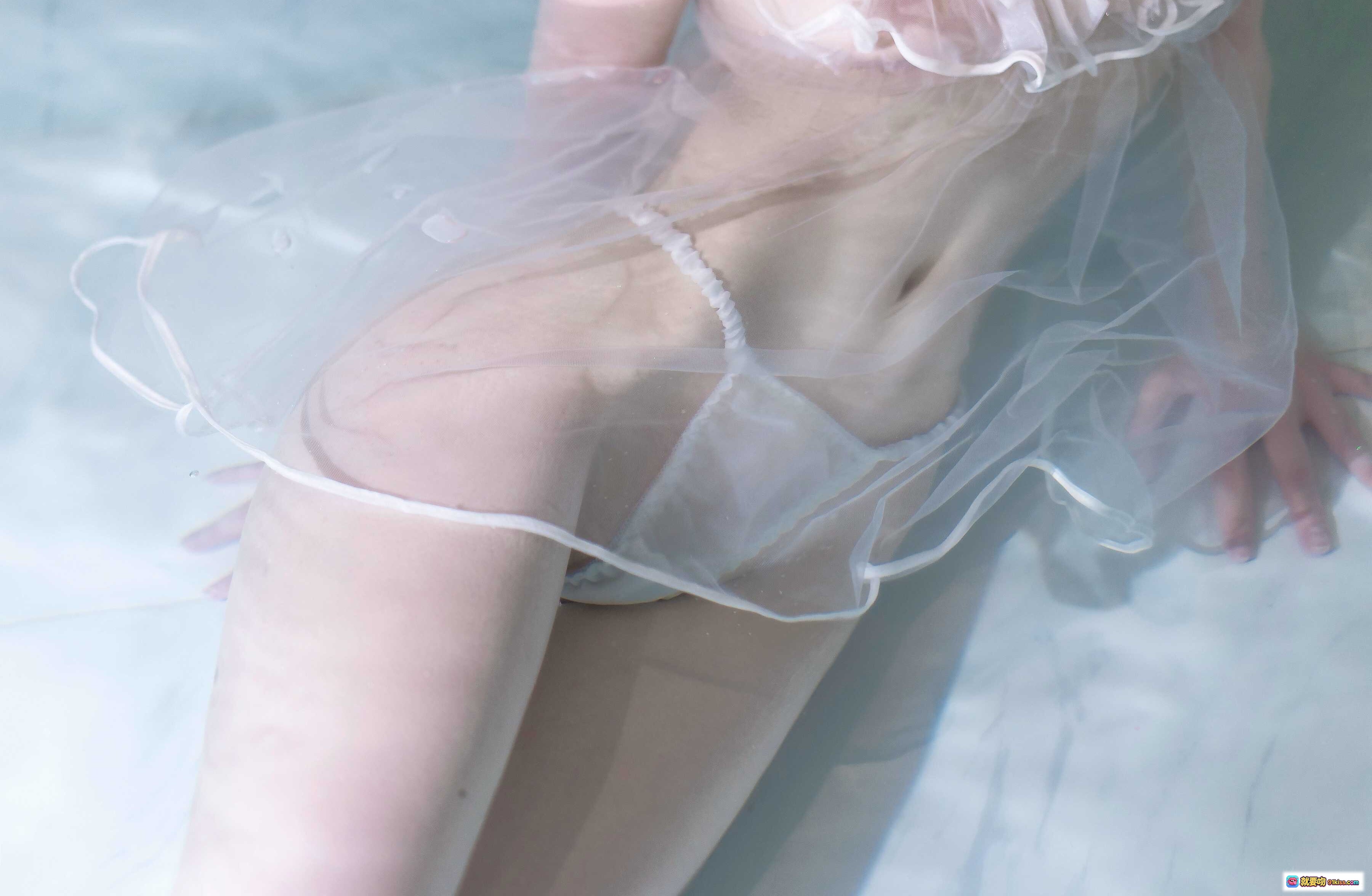 图片[8] - 星野咪兔NO.018浴缸写真｜纯欲风白色蕾丝内衣｜朦胧光影少女私房摄影｜31P高清图集 - 就要吻