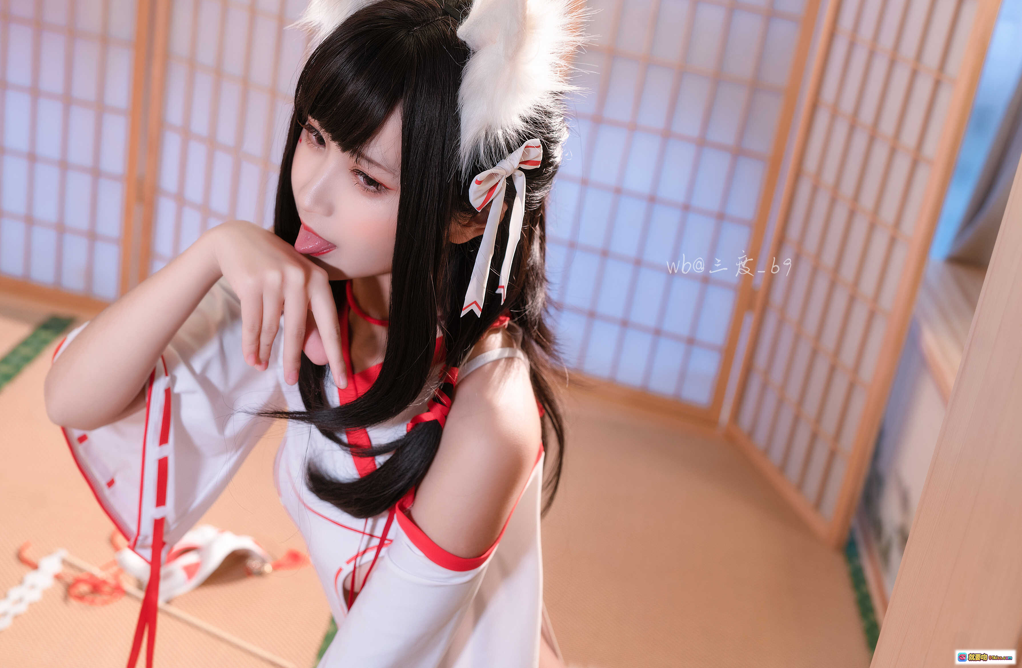 图片[10] - 三度_69 NO.005 狐巫女写真集 33P高清美图 白色和风服饰 狐尾装饰 日式榻榻米场景 性感跪姿特写 无视频版 - 就要吻