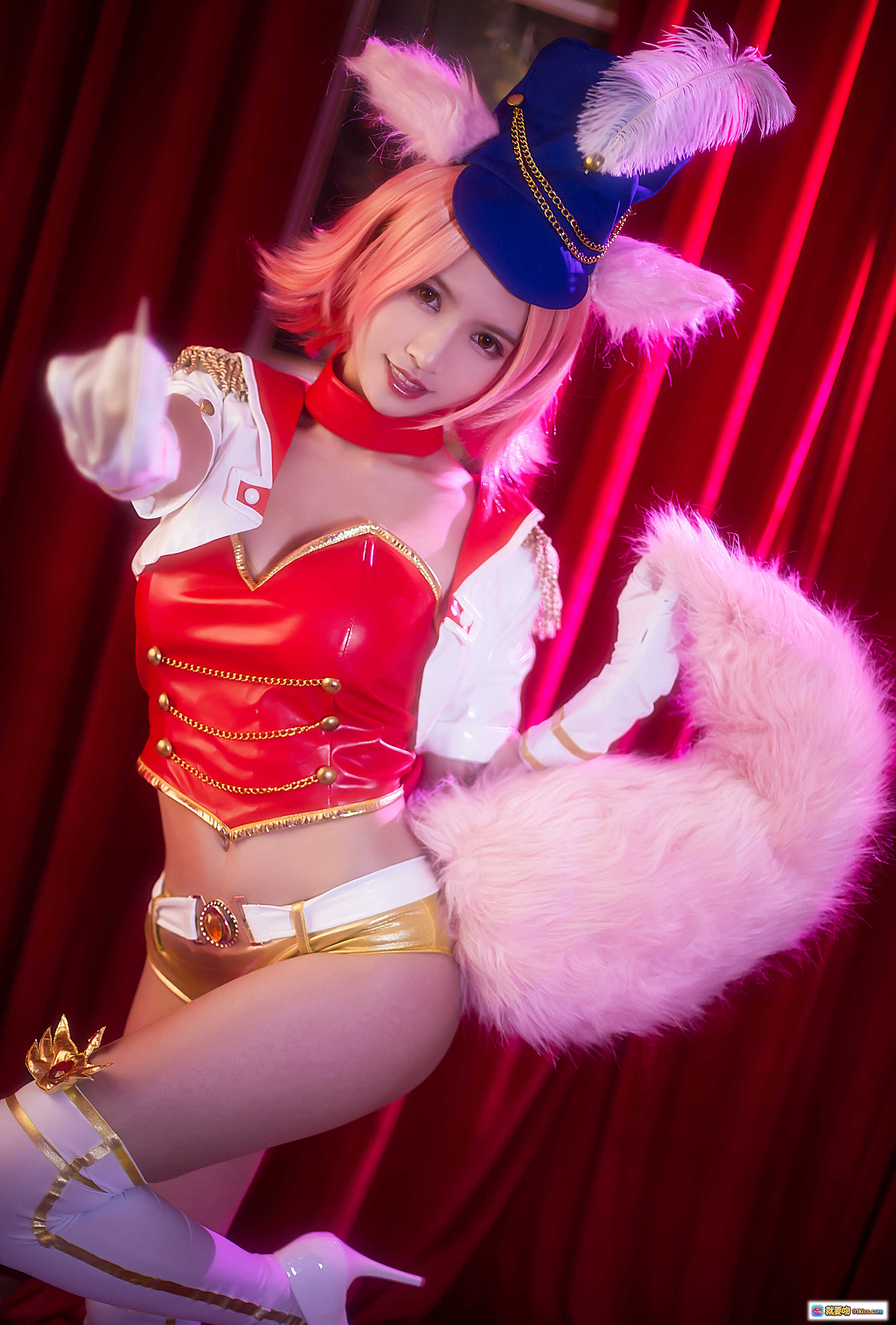 图片[10] - 鳗鱼霏儿妲己COS写真NO.023｜粉发兔耳帽+红金战衣+鸟笼骷髅布景｜高清440MB26P原图 - 就要吻
