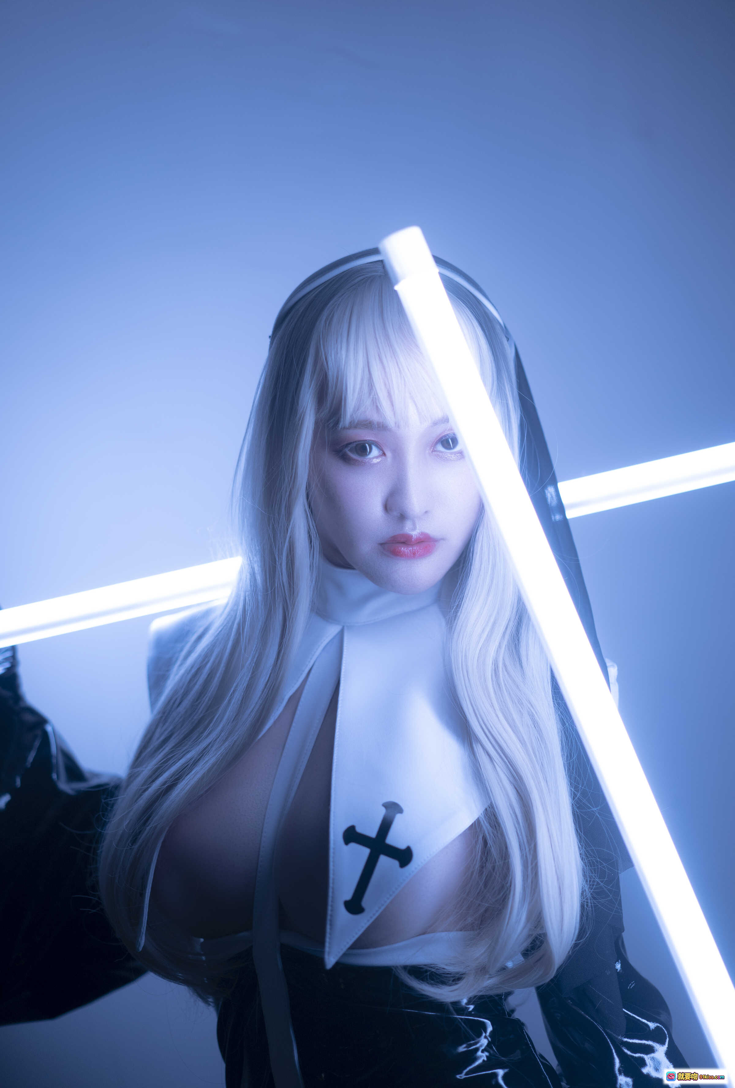 图片[9] - 脱尾巴Mizuki NO.008 尾巴修女cosplay 黑色紧身衣 光剑特效 暗调氛围感 27P高清写真 - 就要吻