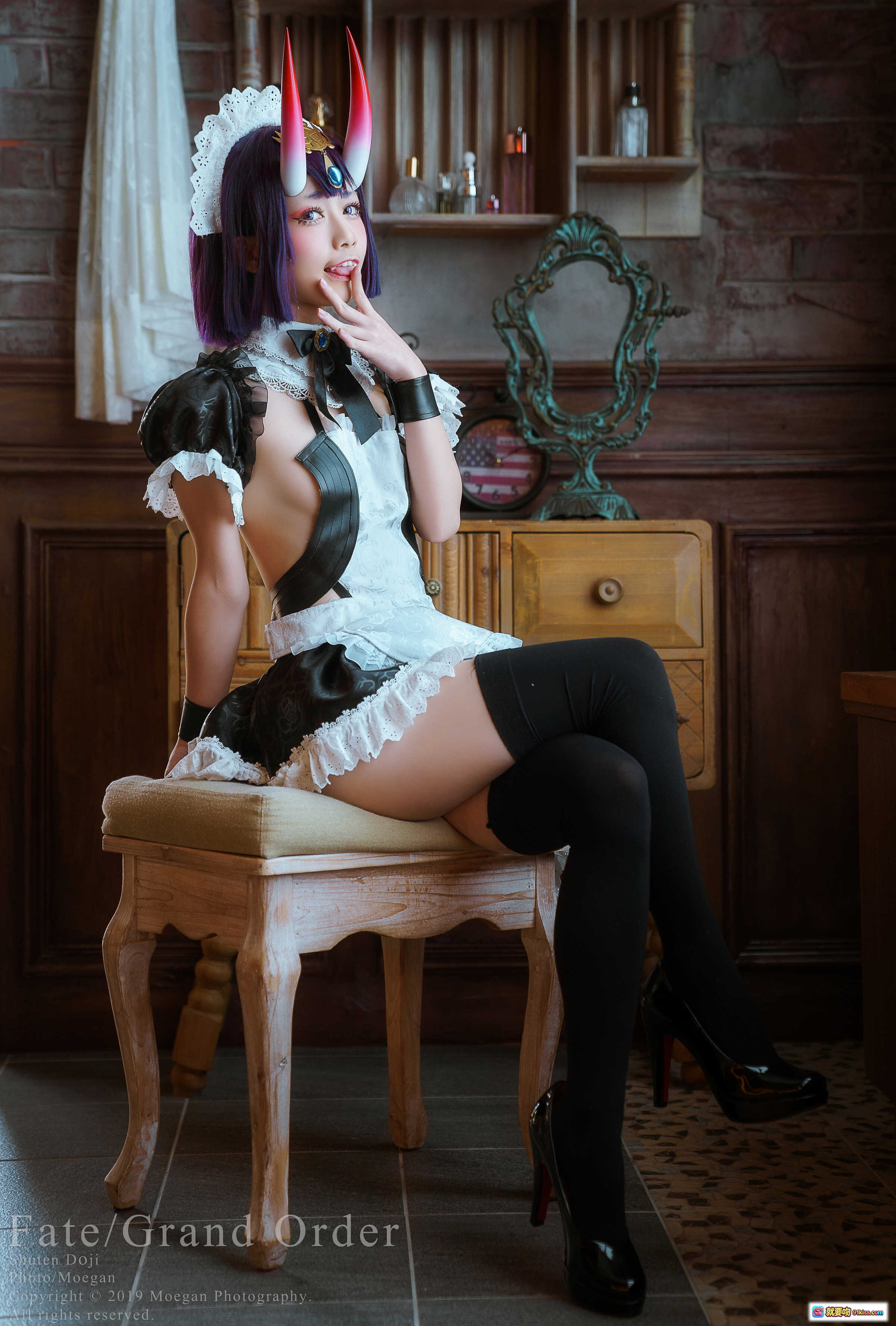 图片[5] - Fate/Grand Order 酒呑童子女仆装Cosplay | 紫发角饰蕾丝裙 | 奢华镜前写真 | 日系动漫角色扮演 - 就要吻