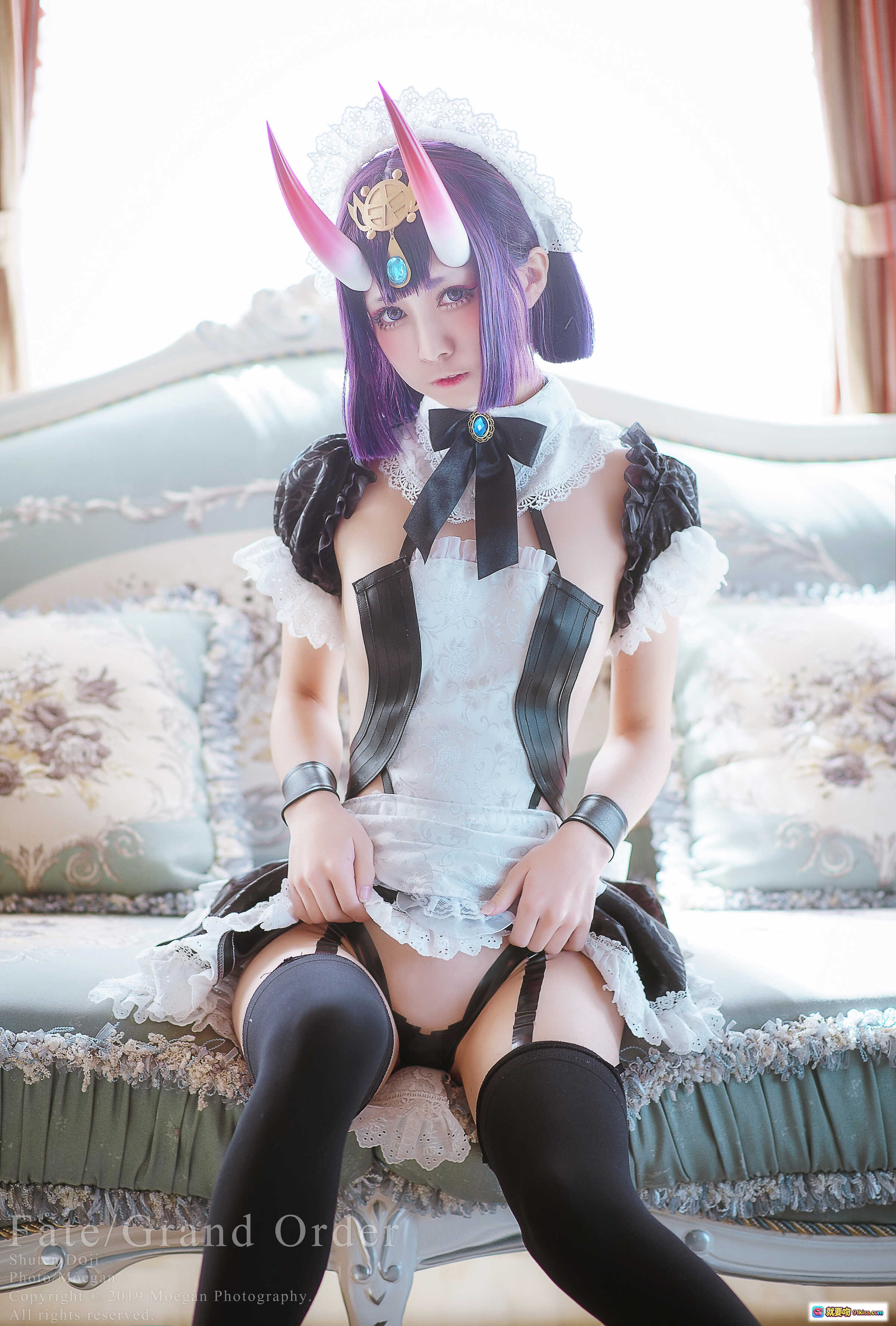 图片[2] - Fate/Grand Order 酒呑童子女仆装Cosplay | 紫发角饰蕾丝裙 | 奢华镜前写真 | 日系动漫角色扮演 - 就要吻