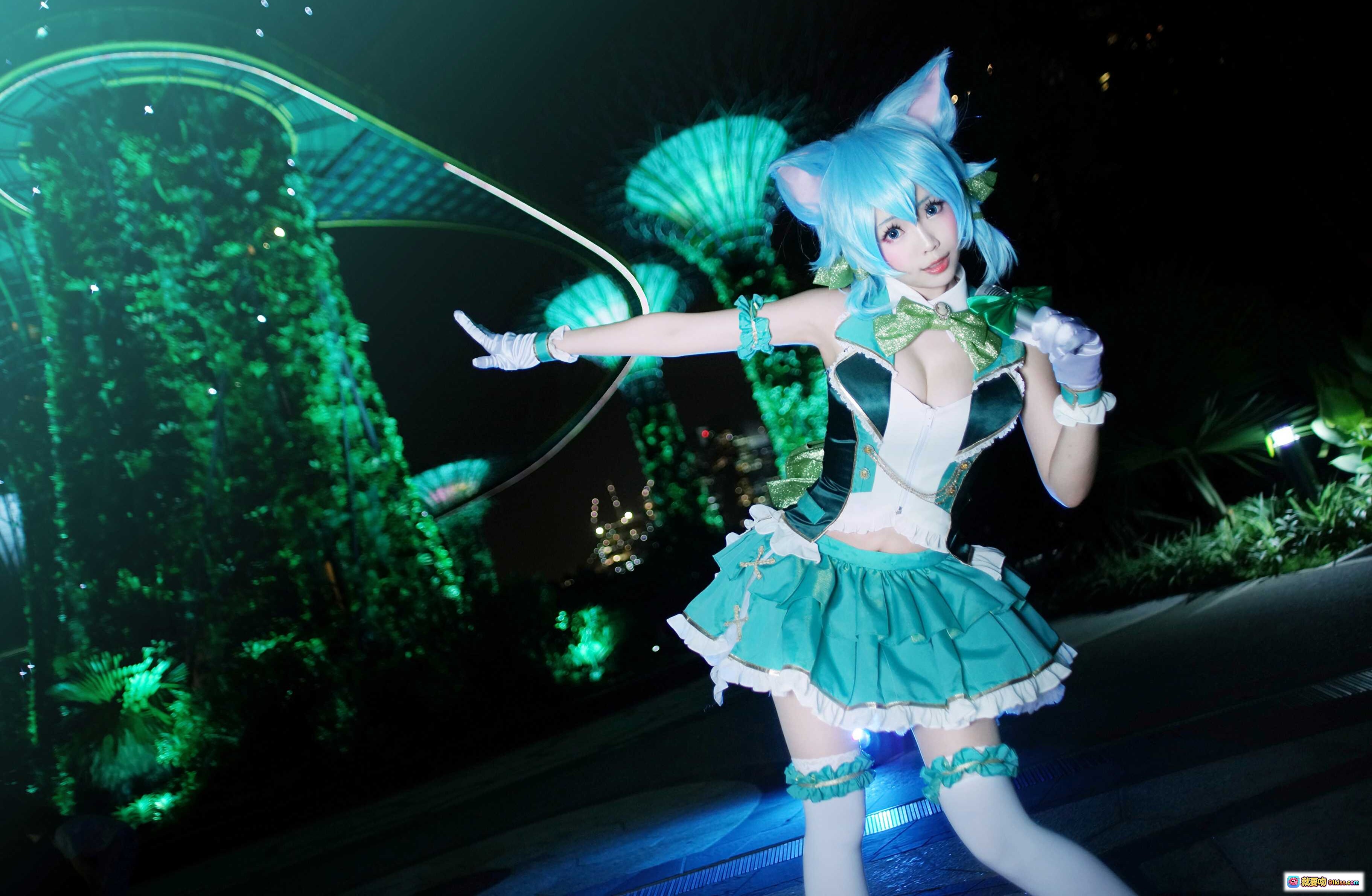 图片[3] - ElyEE子NO.019蓝发猫耳Cosplay夜景超美造型 绿色裙装梦幻灯光背景 二次元动漫角色扮演写真 - 就要吻