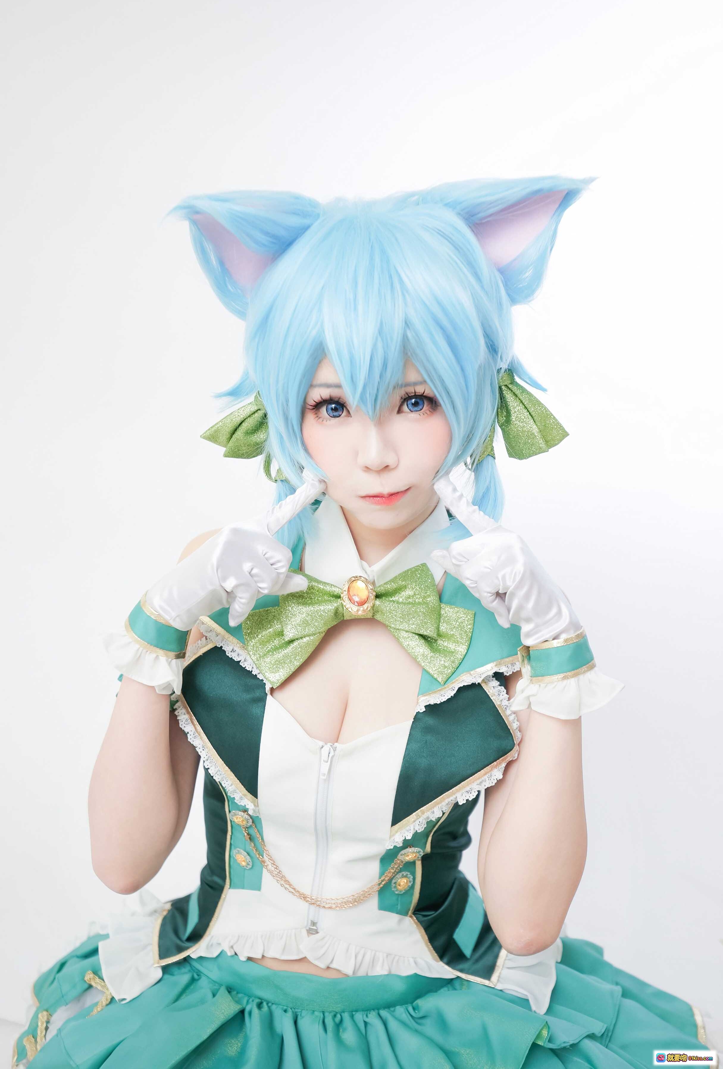 图片[7] - ElyEE子NO.019蓝发猫耳Cosplay夜景超美造型 绿色裙装梦幻灯光背景 二次元动漫角色扮演写真 - 就要吻