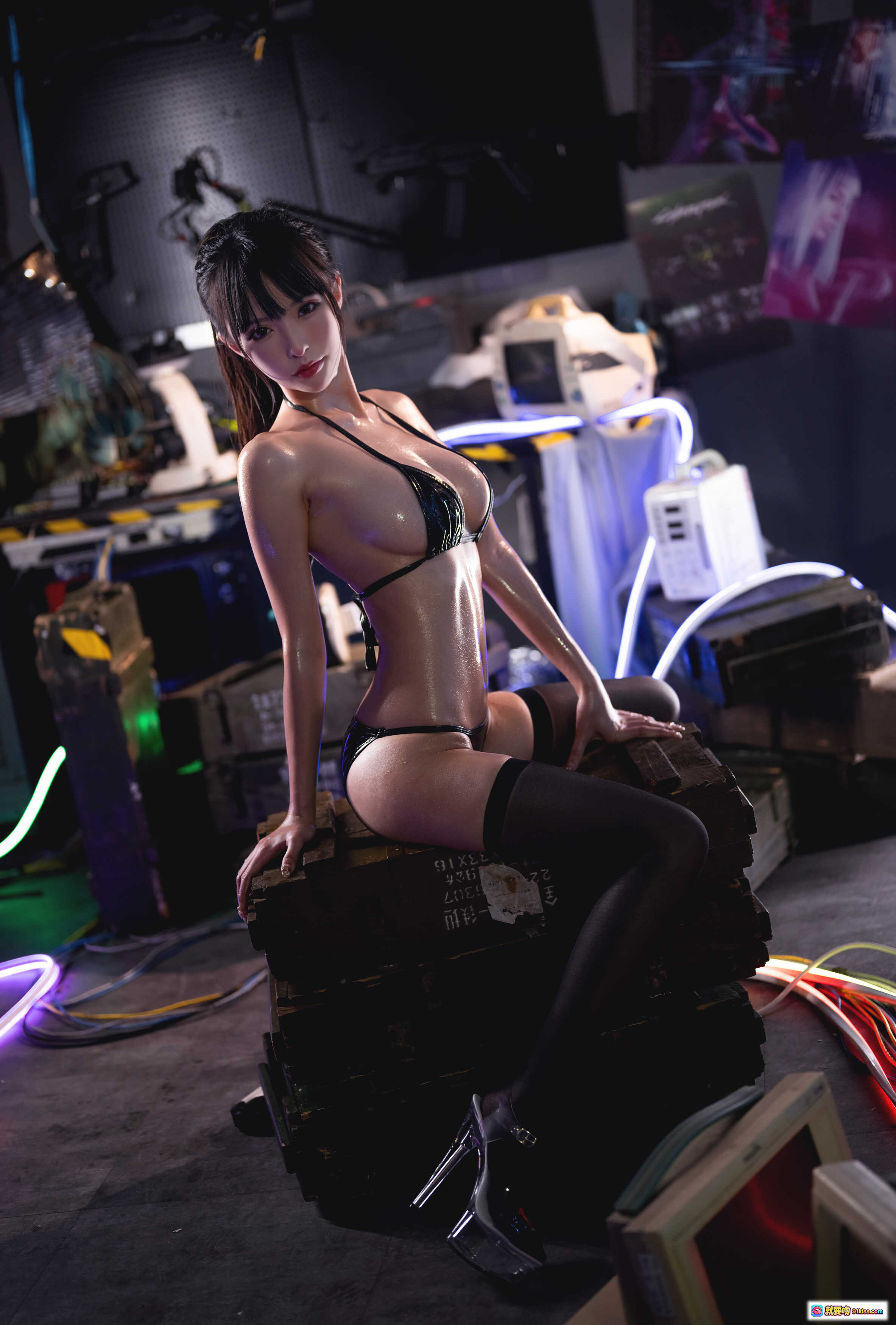 图片[5] - 清水由乃NO.017抹油比基尼写真55P性感诱惑霓虹灯光工业风黑丝美腿湿身诱惑 - 就要吻