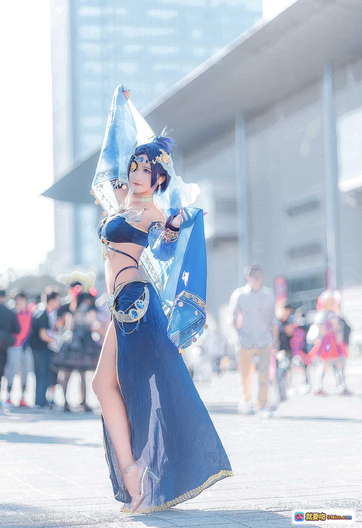 图片[5] - 三度_69 NO.033 一千零一夜 Cosplay 美女 蓝色异域风服饰 高跟鞋 户外阳光拍摄 城市背景 9P高清图集 - 就要吻