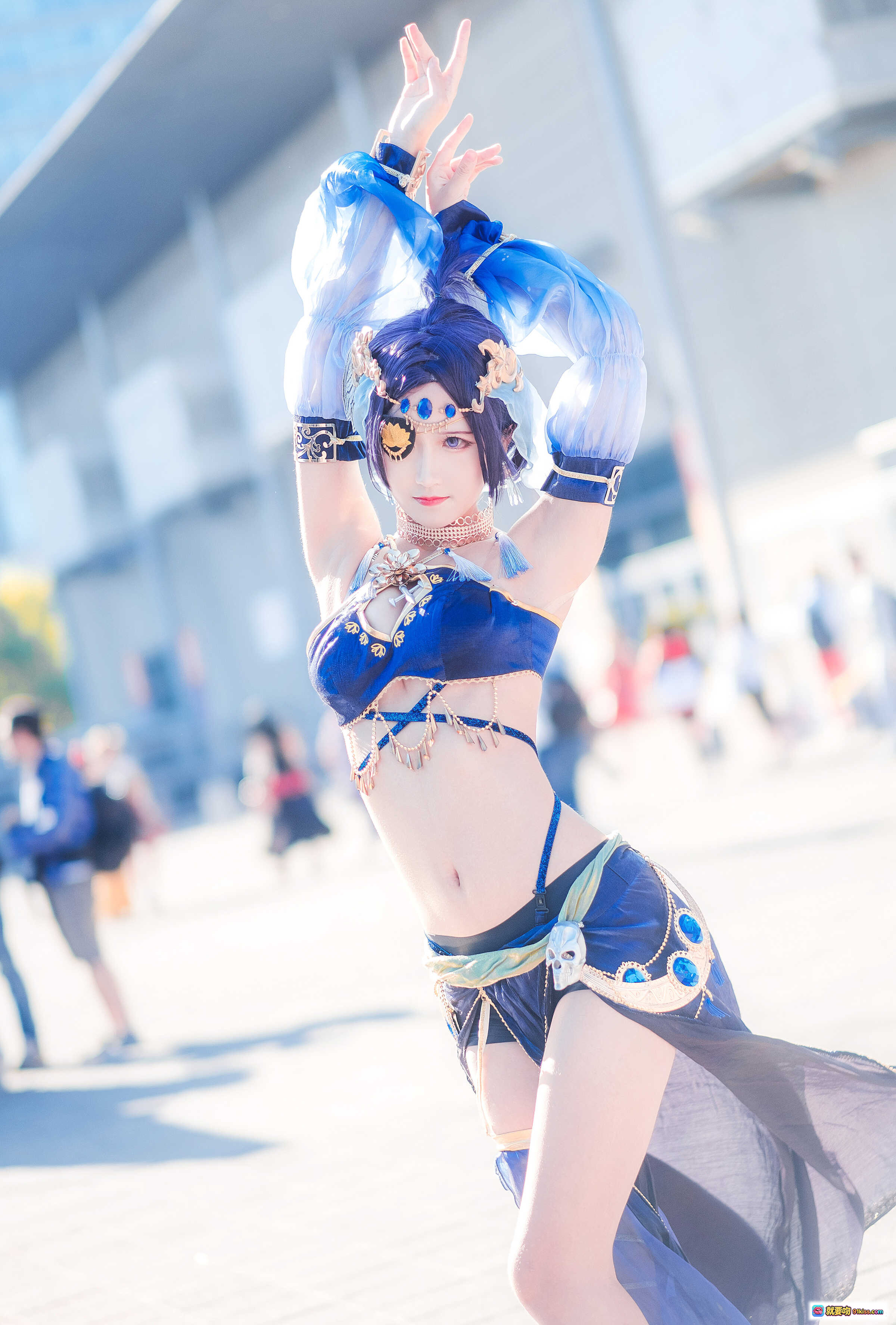 图片[8] - 三度_69 NO.033 一千零一夜 Cosplay 美女 蓝色异域风服饰 高跟鞋 户外阳光拍摄 城市背景 9P高清图集 - 就要吻