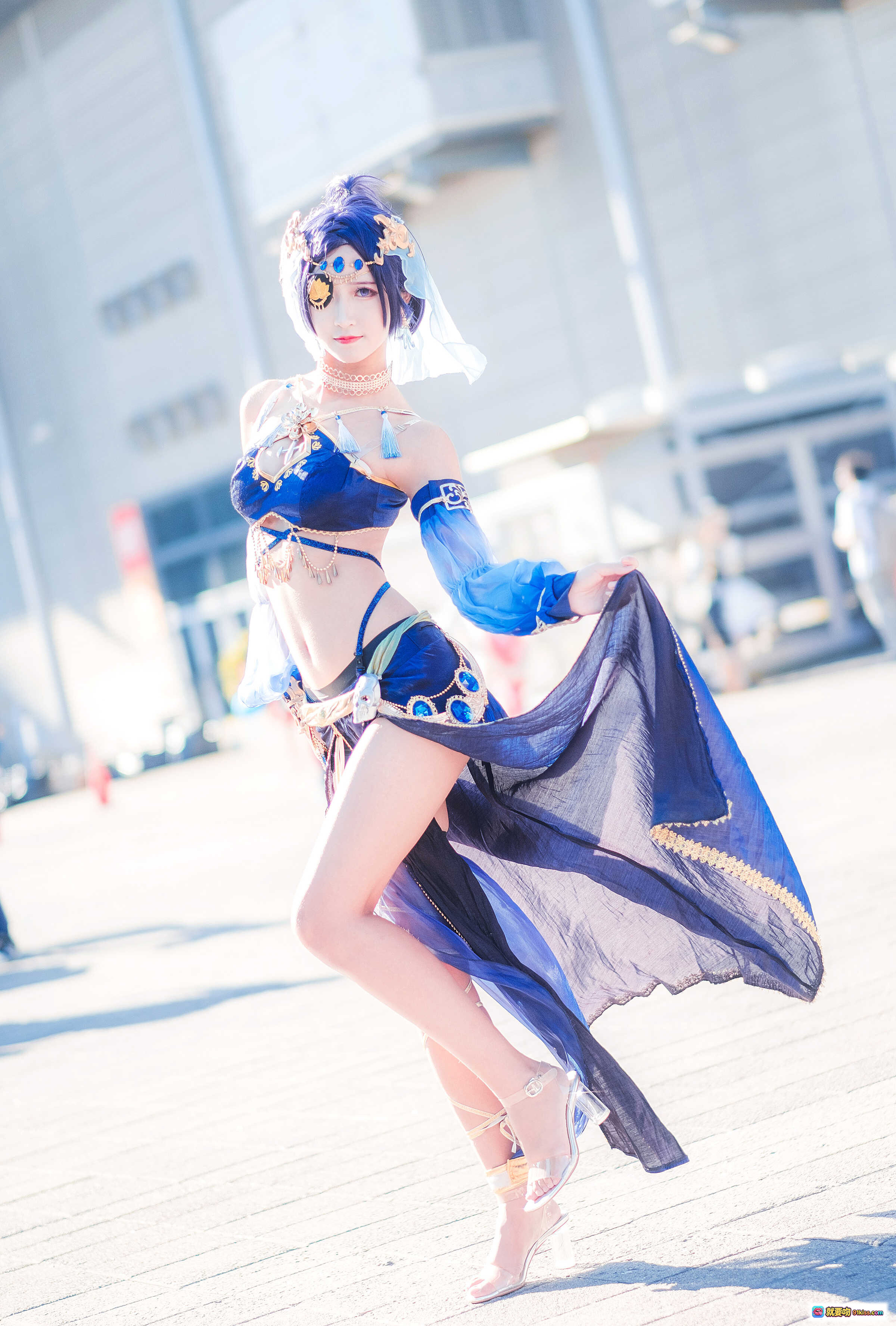图片[9] - 三度_69 NO.033 一千零一夜 Cosplay 美女 蓝色异域风服饰 高跟鞋 户外阳光拍摄 城市背景 9P高清图集 - 就要吻