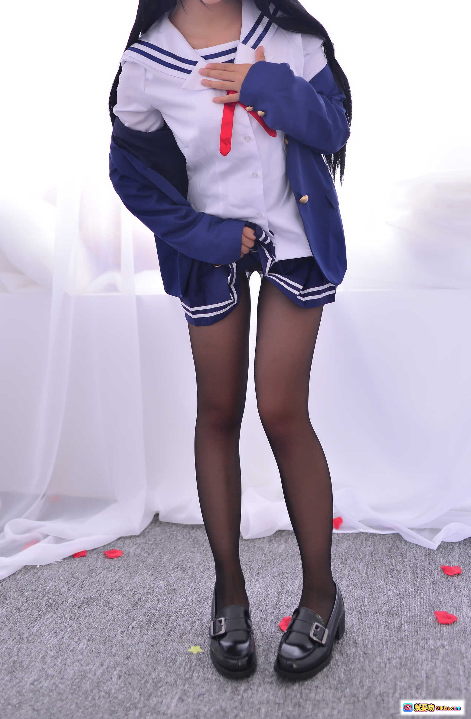 图片[6] - 面饼仙儿NO.017诗羽校服黑丝美腿写真 23P高清图集 学生制服诱惑 赤足教室场景 柔光窗帘背景 - 就要吻