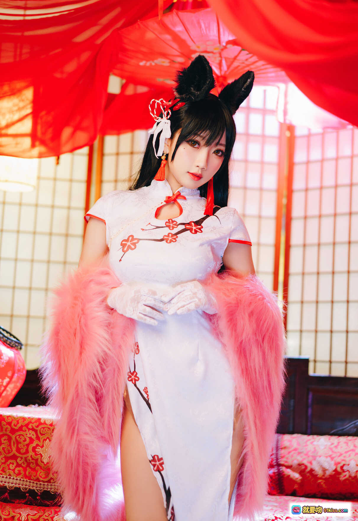 图片[5] - 鬼畜瑶NO.003爱宕旗袍写真 24P高清美图 白色刺绣旗袍红丝带 粉色毛绒装饰 性感开衩设计 古风少女Cosplay - 就要吻