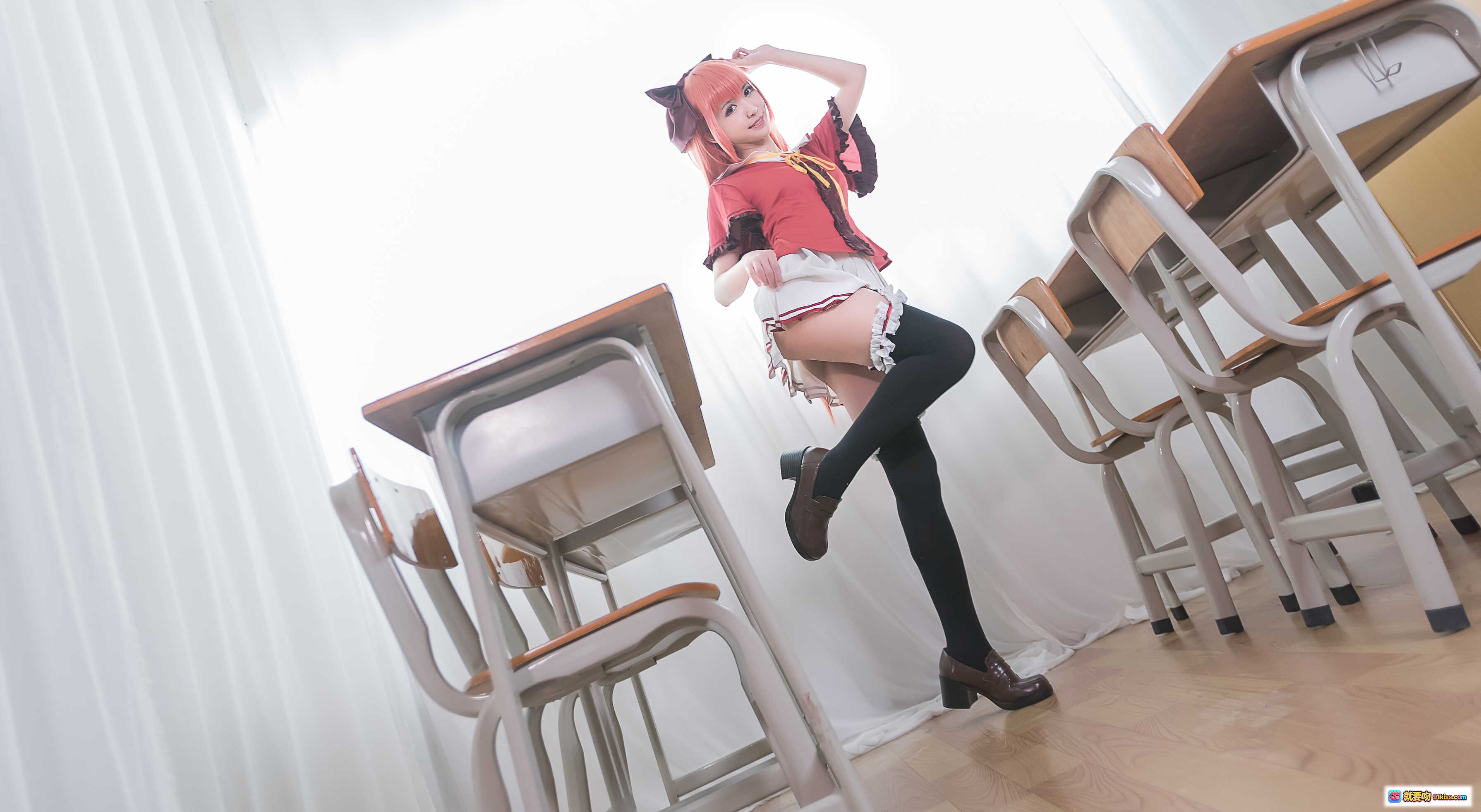 图片[8] - 鳗鱼霏儿NO.026红发魔女Cosplay写真 20P135MB 红发蝴蝶结女仆装 甜美性感室内摄影 - 就要吻