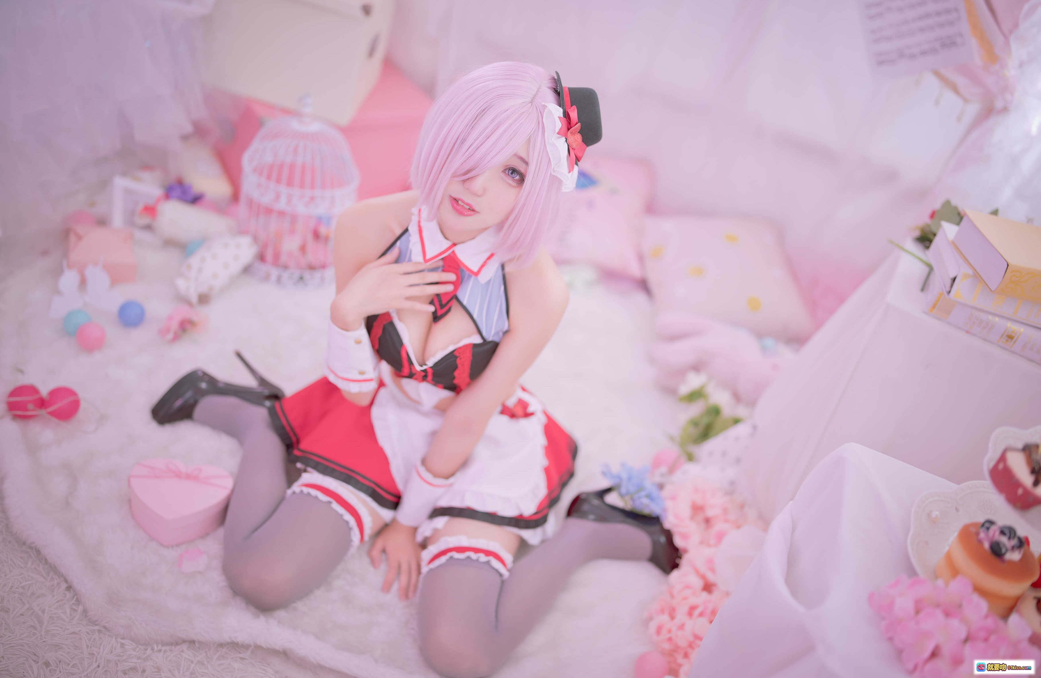 图片[7] - 周叽可爱兔兔NO.027玛修情人节cosplay粉发女仆装灰丝美腿甜心写真24P - 就要吻