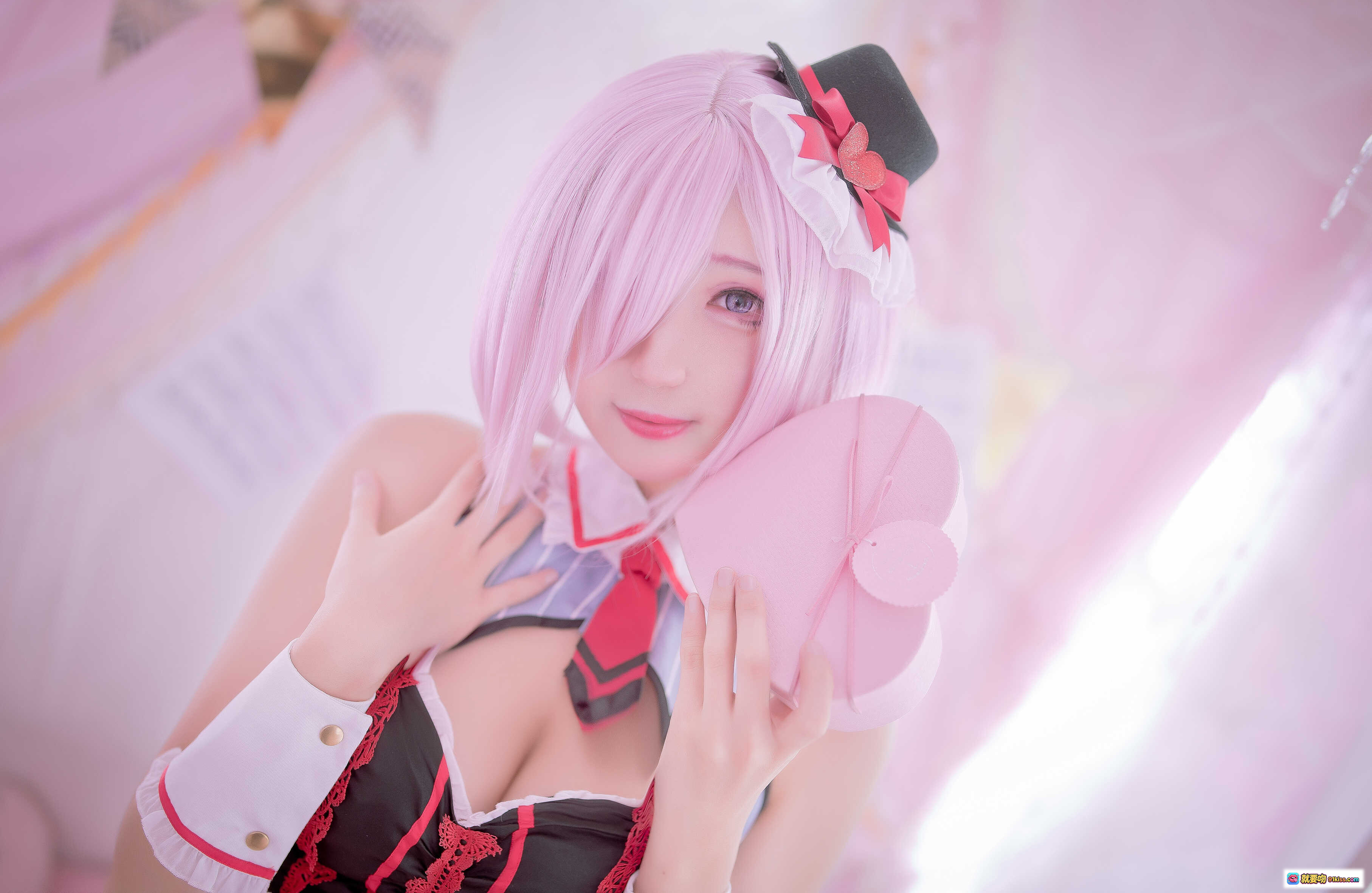 图片[8] - 周叽可爱兔兔NO.027玛修情人节cosplay粉发女仆装灰丝美腿甜心写真24P - 就要吻