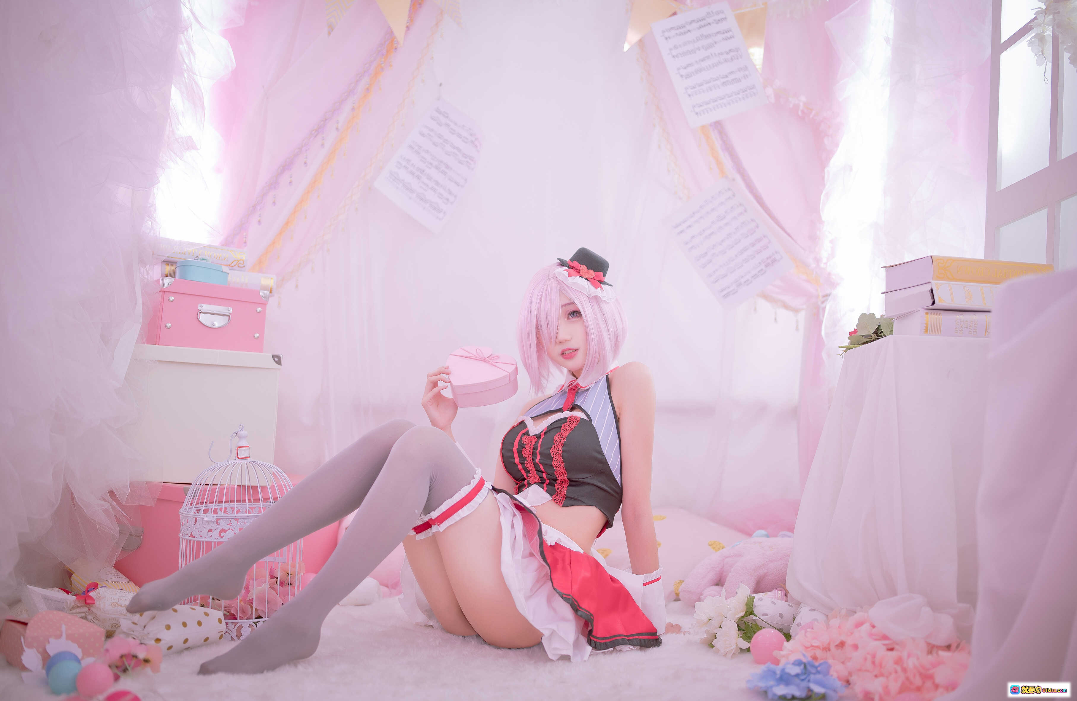 图片[10] - 周叽可爱兔兔NO.027玛修情人节cosplay粉发女仆装灰丝美腿甜心写真24P - 就要吻