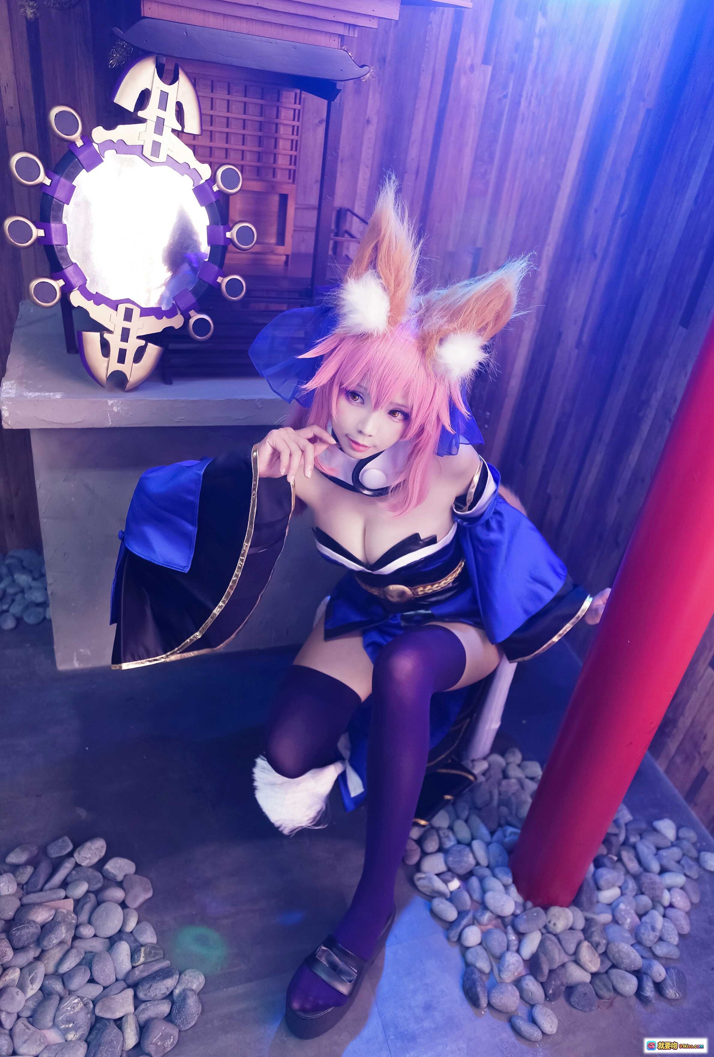 图片[2] - ElyEE子NO.003 粉发狐耳cosplay 紫藤花廊道蓝光写真 高跟紫袜美腿造型 二次元角色扮演摄影 - 就要吻