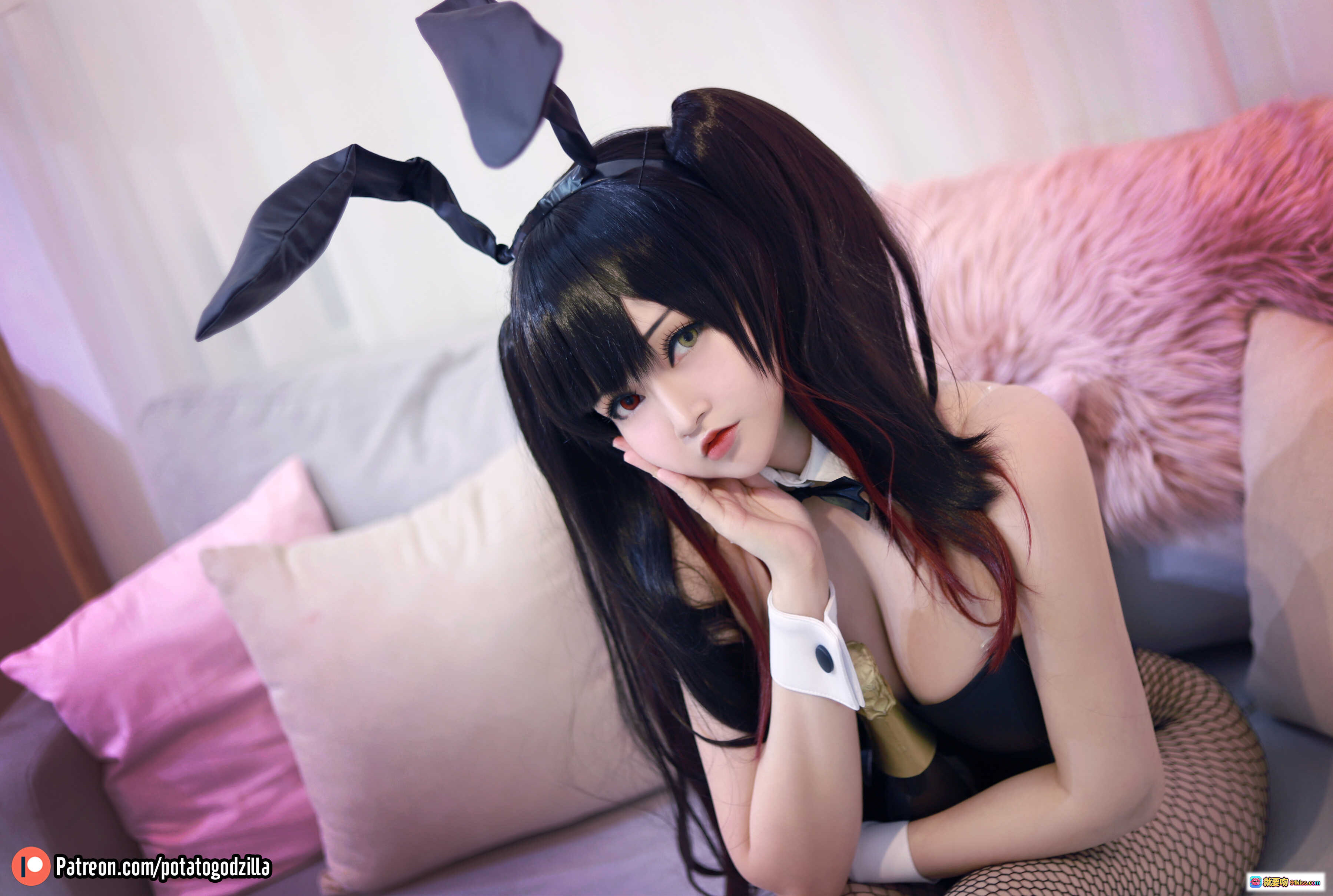 图片[7] - Potato Godzilla NO.014 Kurumi Tokisaki Bunny Girl Cosplay 黑色兔女郎紧身衣+渔网袜+兔耳兔尾+粉色房间写真 35P高清图集 - 就要吻