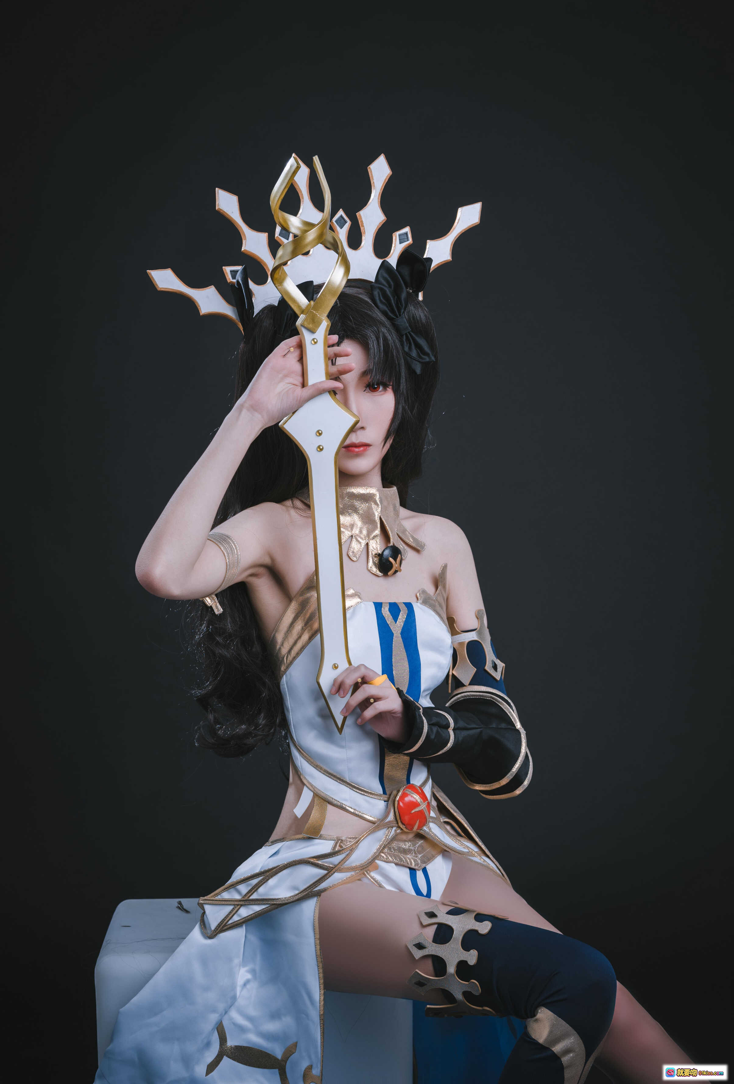 图片[6] - 妖君白研cos FATE美少女弓凛 NO.11 FGO角色扮演 精致头冠发光球体暗黑背景写真 - 就要吻