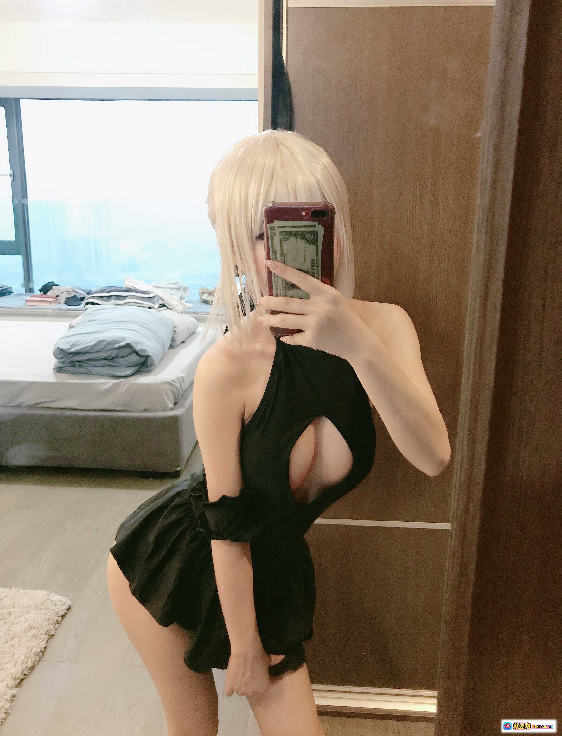 图片[3] - 鬼畜瑶NO.027黑呆泳装自拍写真 金发少女红唇诱惑 高领露肩设计性感迷人 室内私房美图 - 就要吻