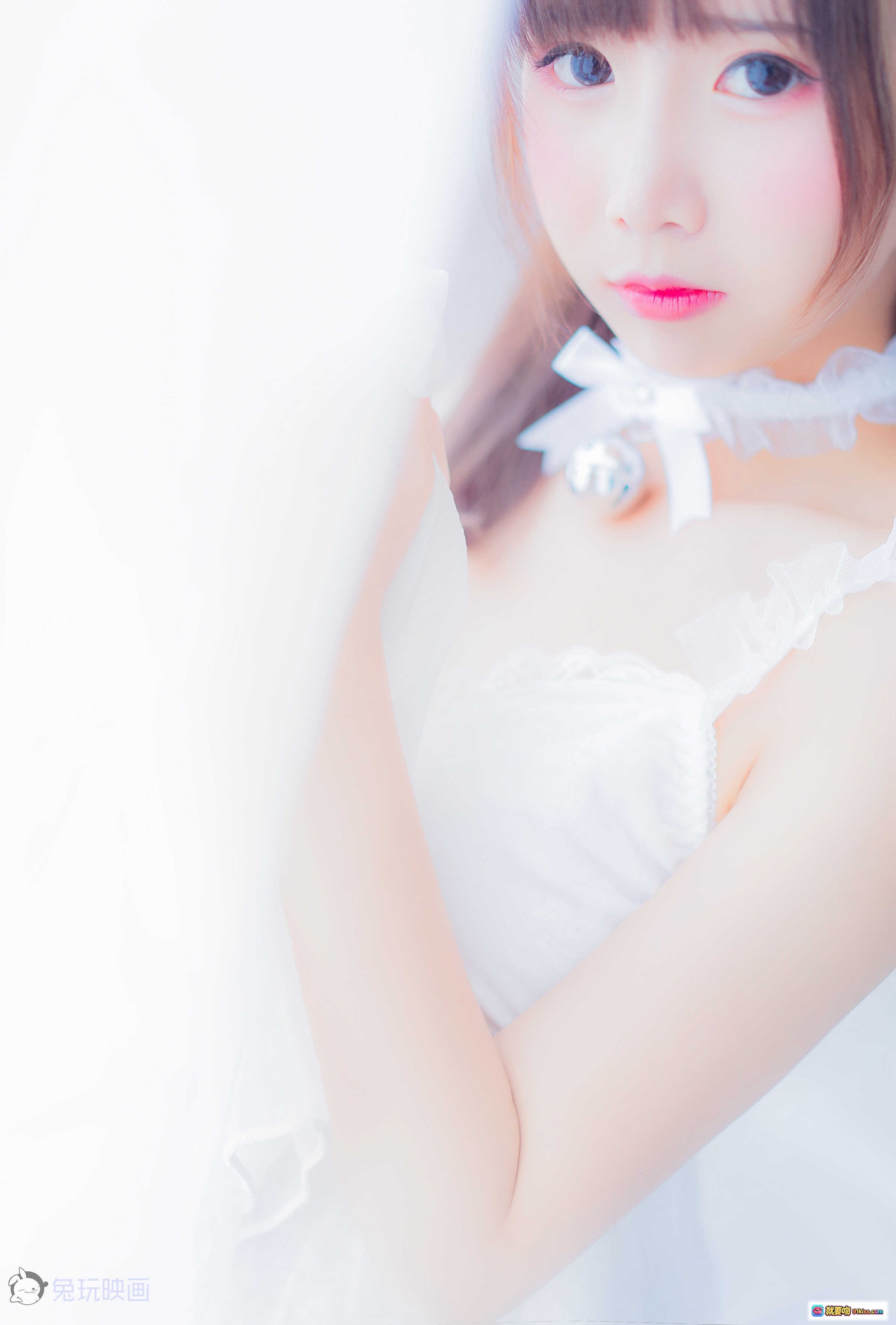 图片[5] - 面饼仙儿NO.002吊带睡衣写真 甜美少女风 白色蕾丝裙 清新卧室私房照 50P高清图集 - 就要吻