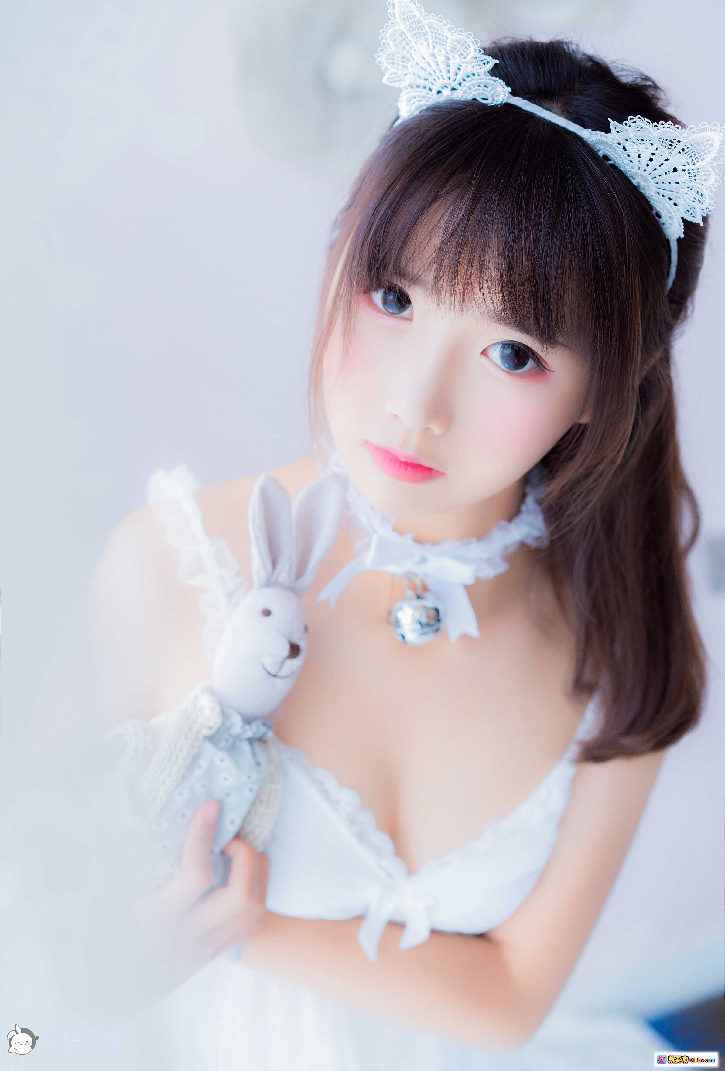 图片[3] - 面饼仙儿NO.002吊带睡衣写真 甜美少女风 白色蕾丝裙 清新卧室私房照 50P高清图集 - 就要吻